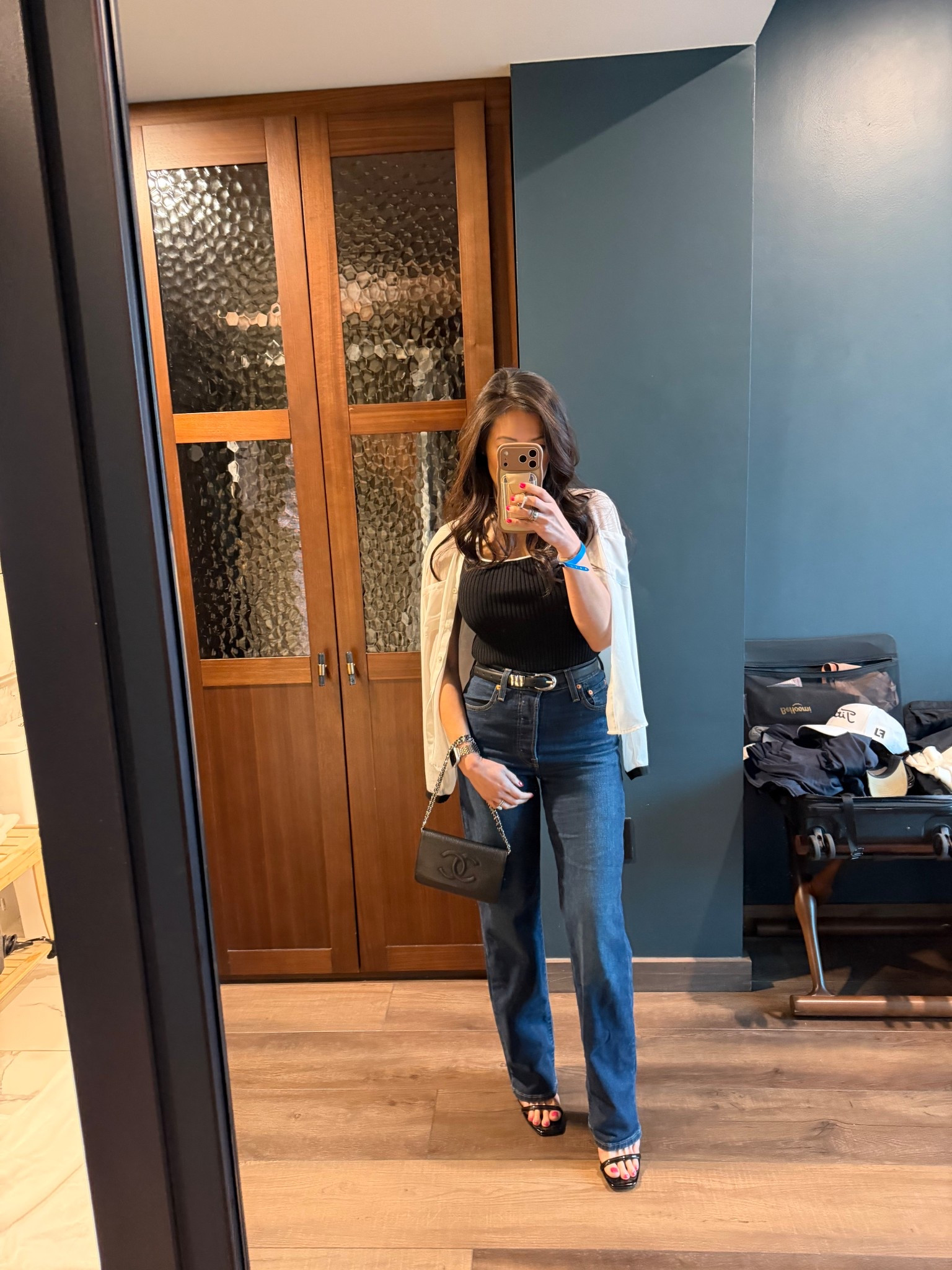 Levi’s jeans that make your legs look long! True to size Wearing size 26. Could have sized down for a tighter fit

#LTKootd #LTKMothersDay