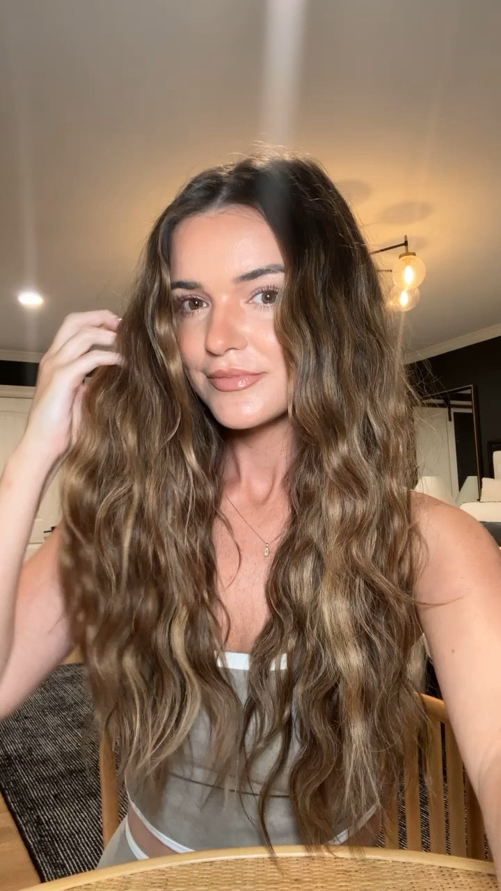 Apparently wavy hair is in for Fall 2024! 

#LTKStyleTip #LTKBeauty #LTKVideo