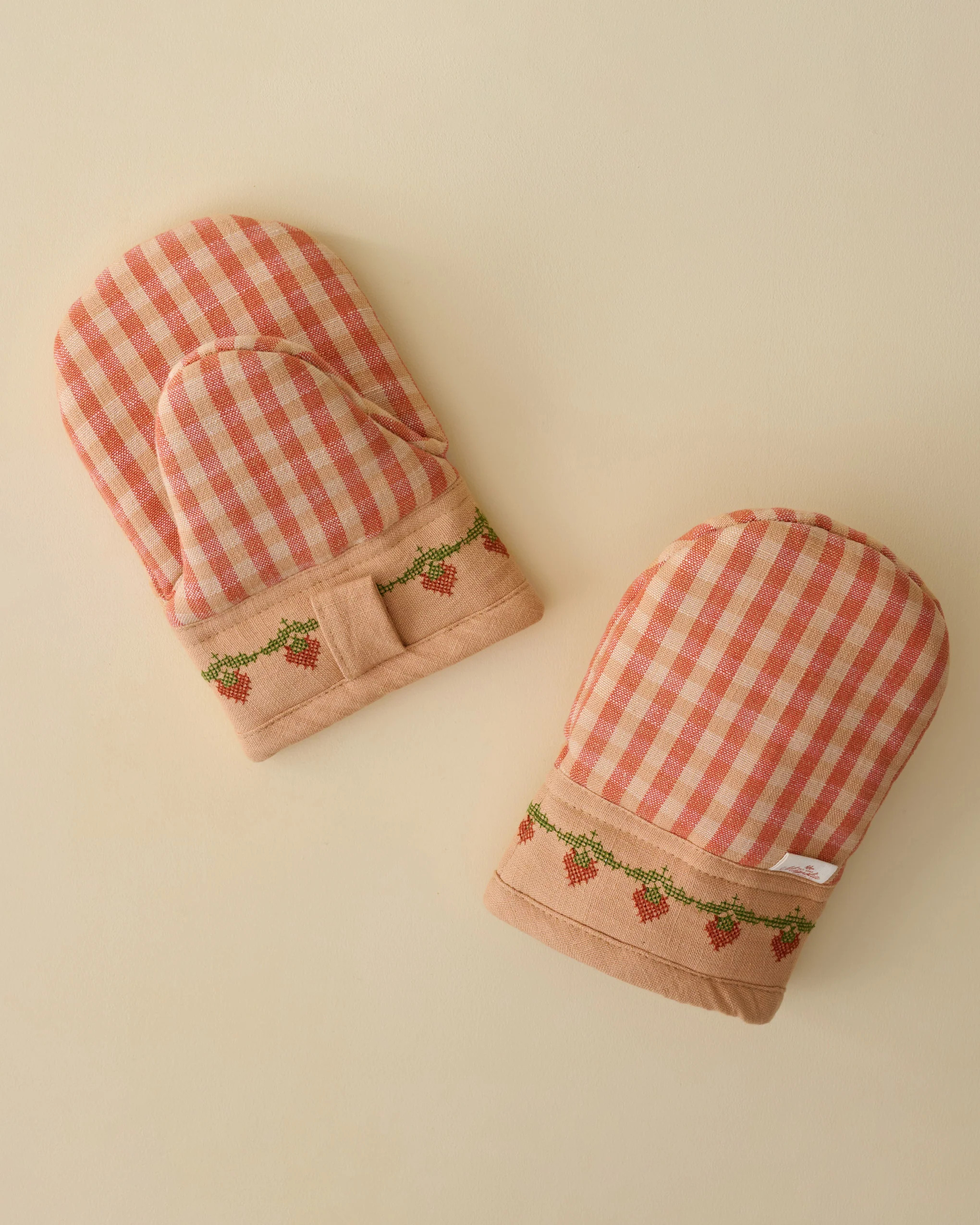 Cross Stitch Strawberry Fields Oven Mitt Set of 2 | Magnolia