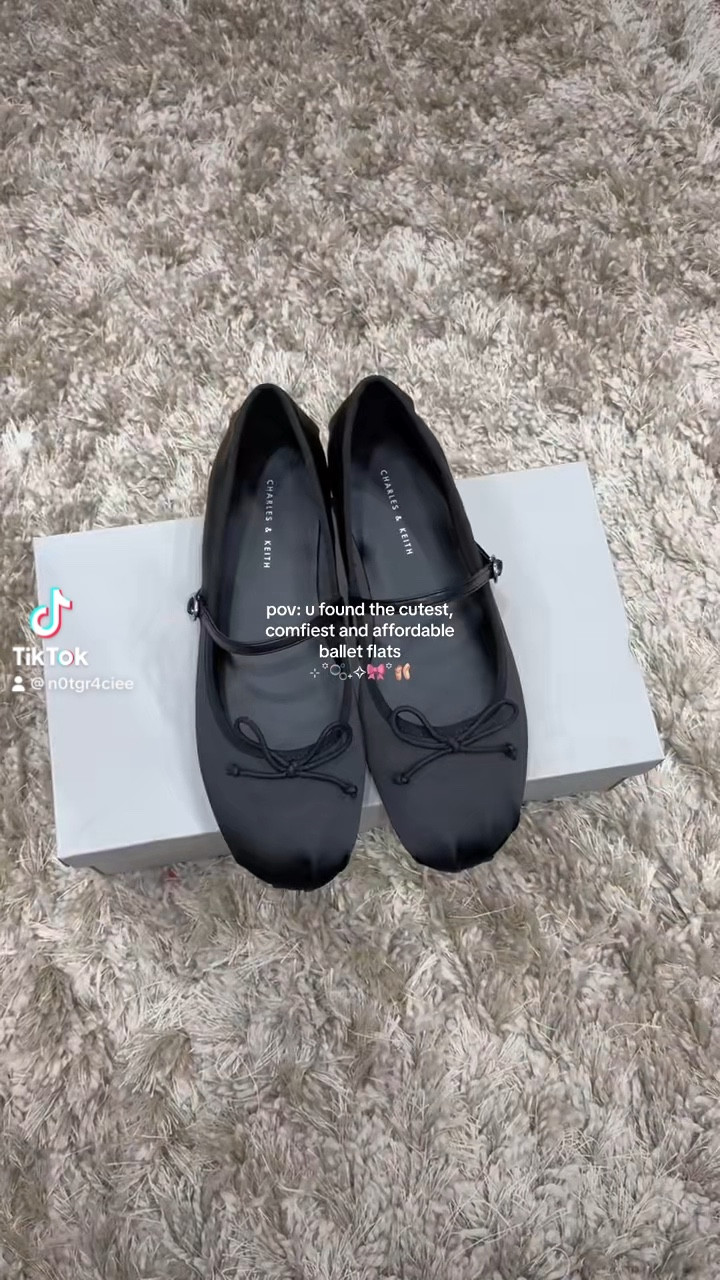 they’re so comfy 💌

#LTKshoecrush #LTKGiftGuide #LTKstyletip