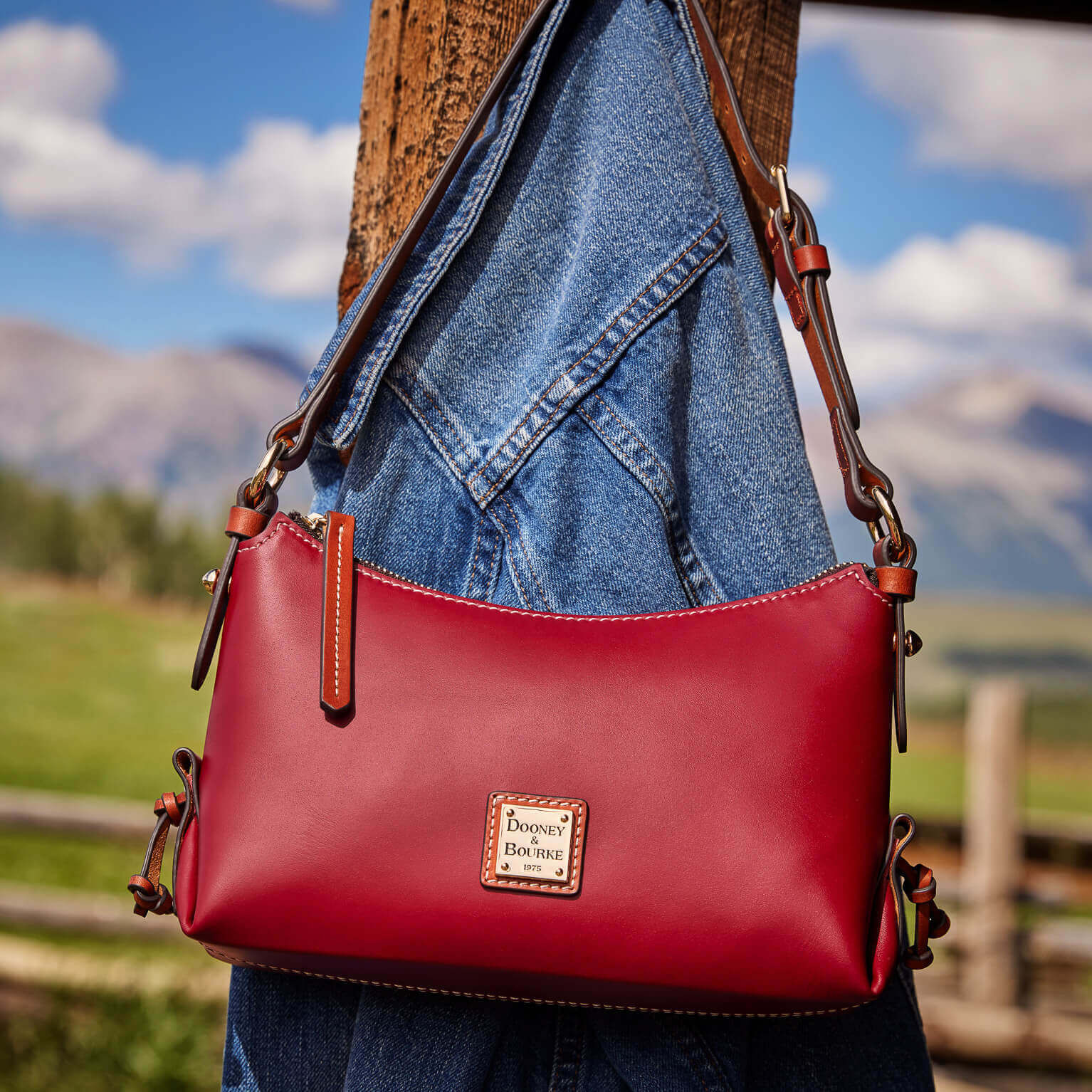 Penrose Hobo Crossbody 22 | Dooney & Bourke (US)