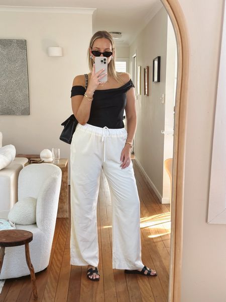 Weekend look! These pants are so comfy 

#LTKaustralia #LTKstyletip #LTKSeasonal