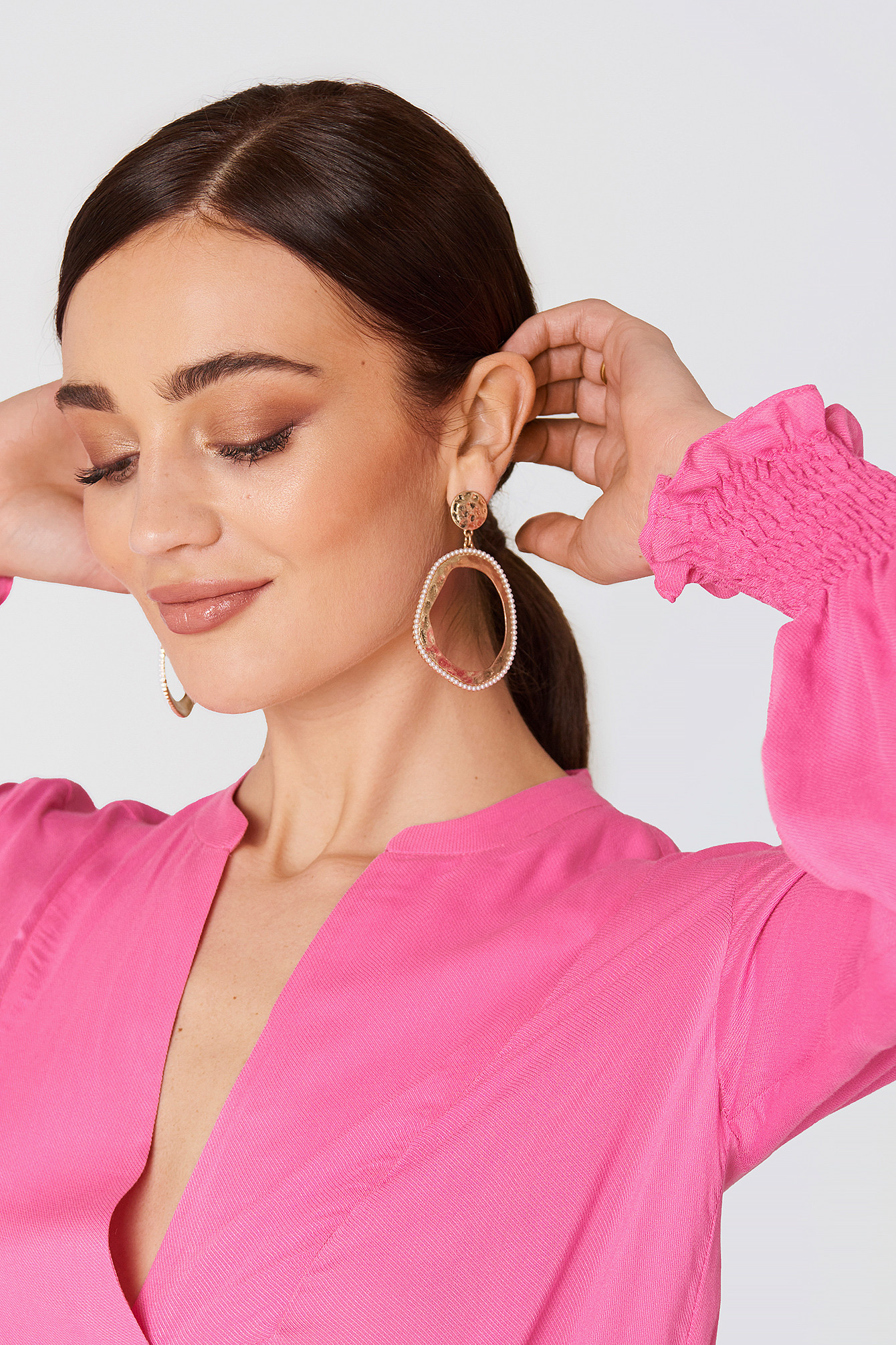 MANGO Embossed Hoop Earrings - Gold | NA-KD Global