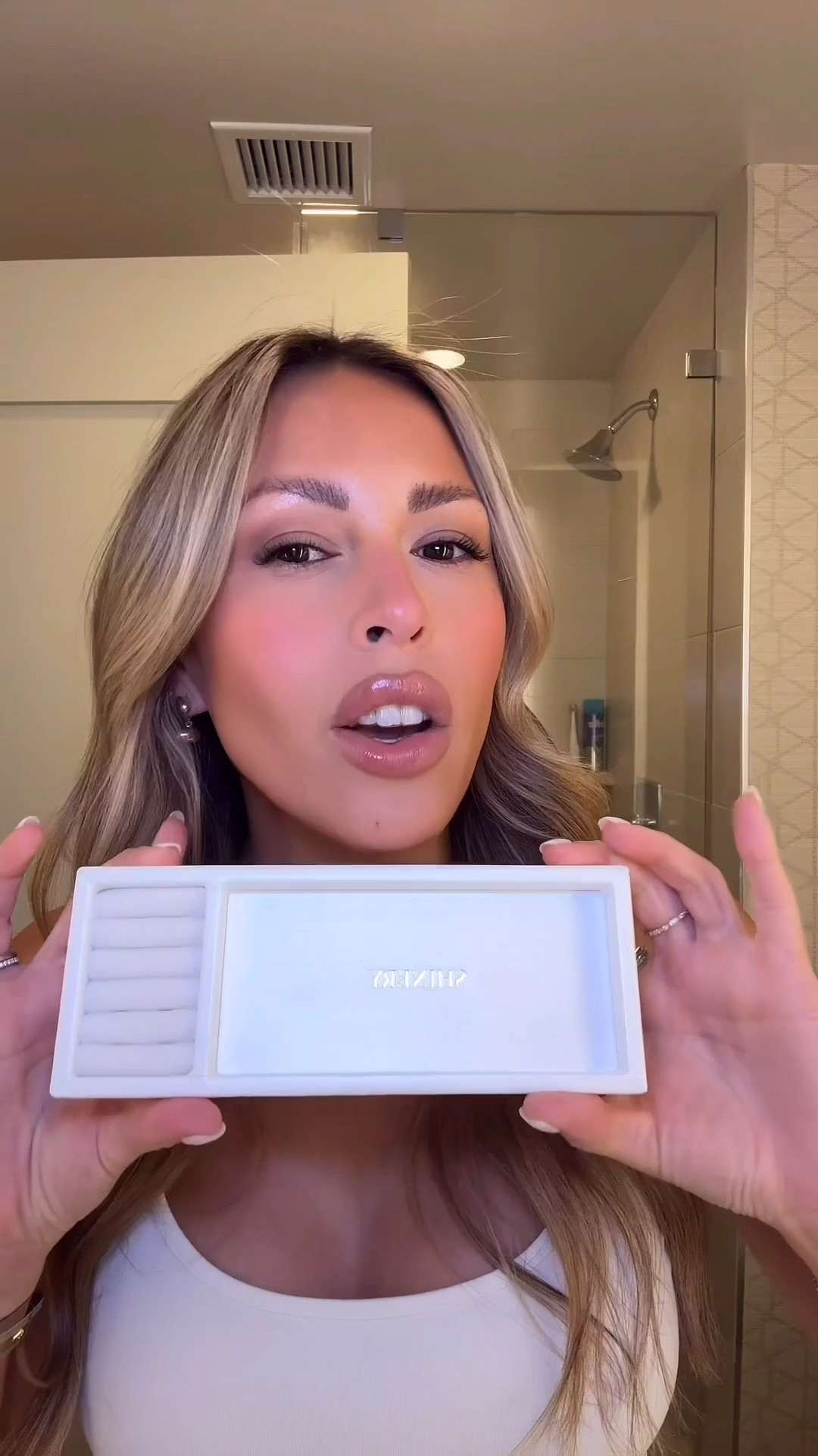 ✨ Keeping my jewelry sparkling and organized with @shinery chic jewelry organizer and illuminating Pom! ✨ #ShineryShine #JewelryCare #shinery #jewerlycleaner #ad

#LTKHome #LTKFindsUnder50 #LTKVideo