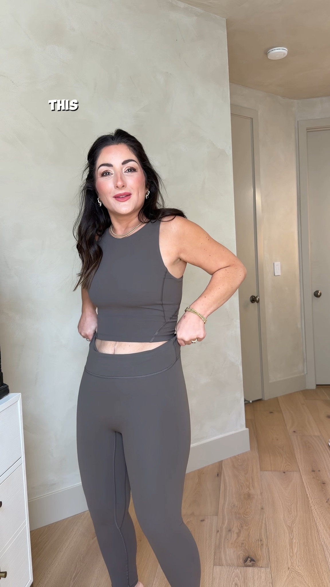 Top quality activewear at affordable price!! 

Top size small, leggings size small petite in color major brown 

5’0” 135lbs 
petite workout