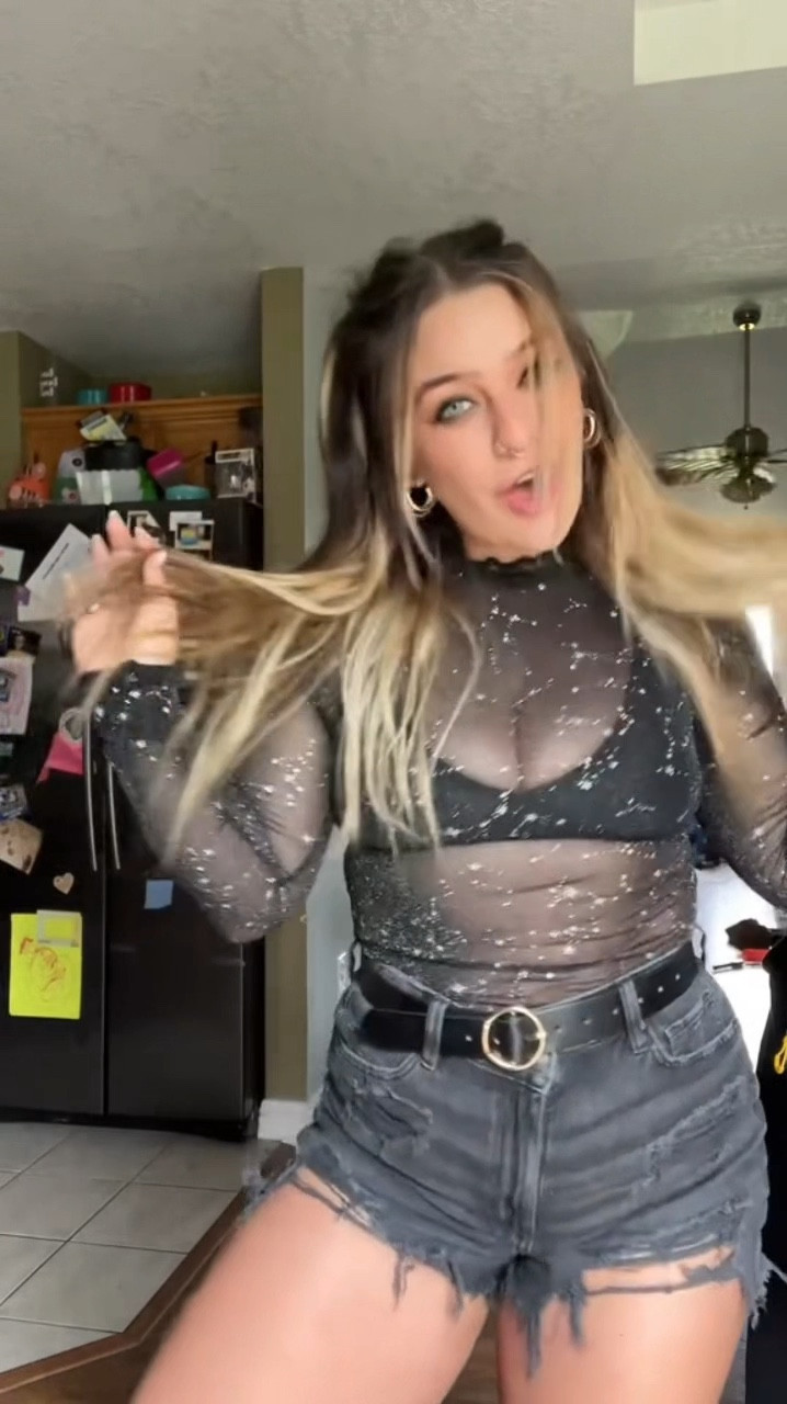 PT to metal show🤘🏻

#LTKActive #LTKStyleTip #LTKMidsize