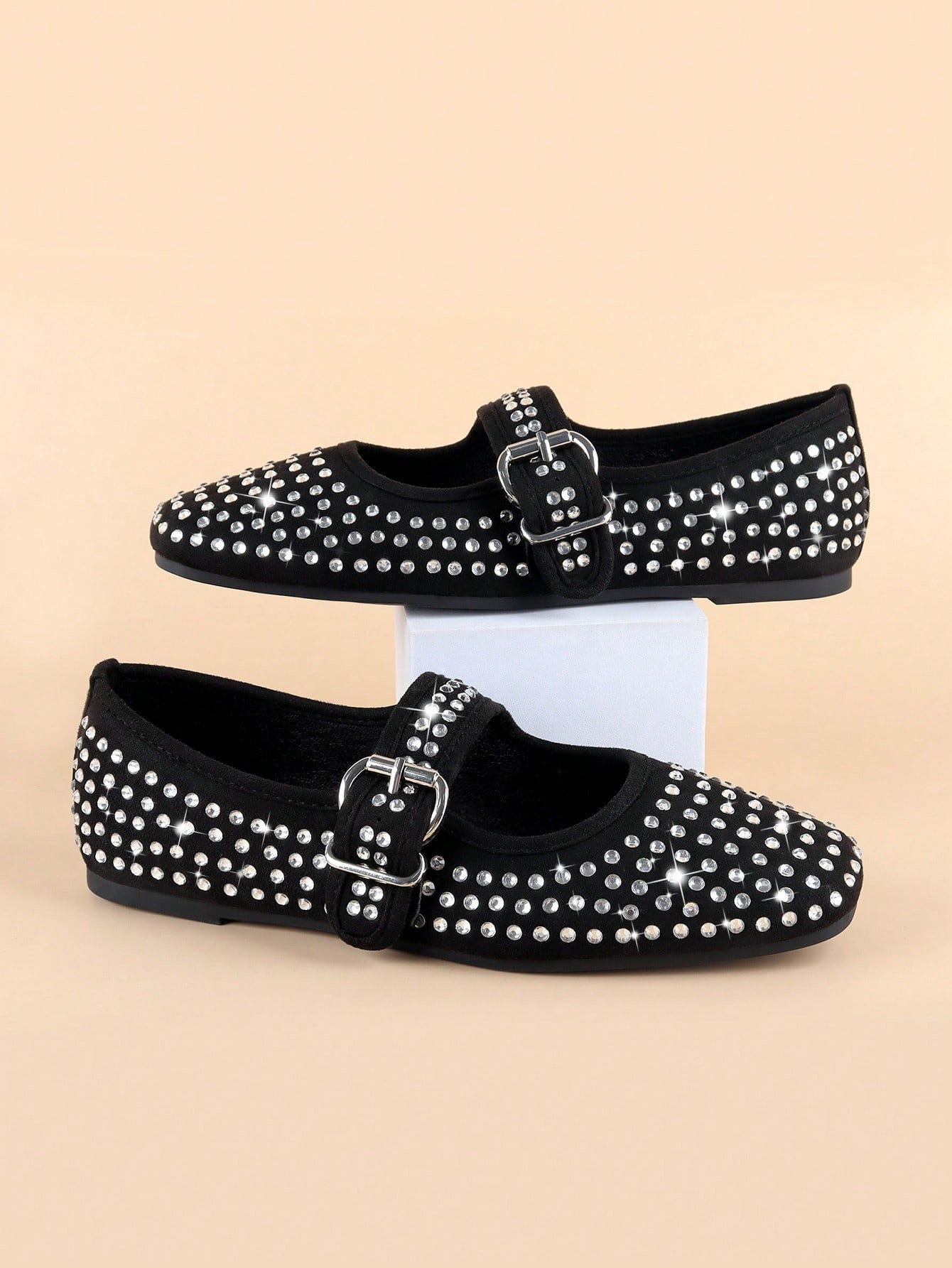 The Early Autumn Collection Focuses On Wider Lasts And Plus Sizes, With A Focus On Basic Shapes A... | SHEIN