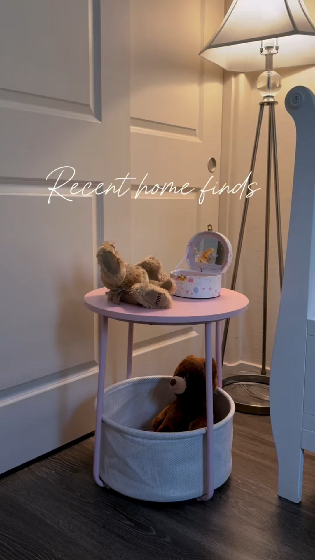 I’ve been really loving these corners of my home lately ✨
.

.
.
.
.
.
#RomanticizeYourLife #CozyHome 
#CozyStyle #CuratedHome #EverydayBeauty
#LifestyleInspo #CozyCorners #HomeDetails
#CharmingSpaces #InteriorDecorInspo #SoftDetails #HomeAesthetic #VintageCharm
#CuratedLivingSpaces #songmicshome #coffeetable 

#LTKHome