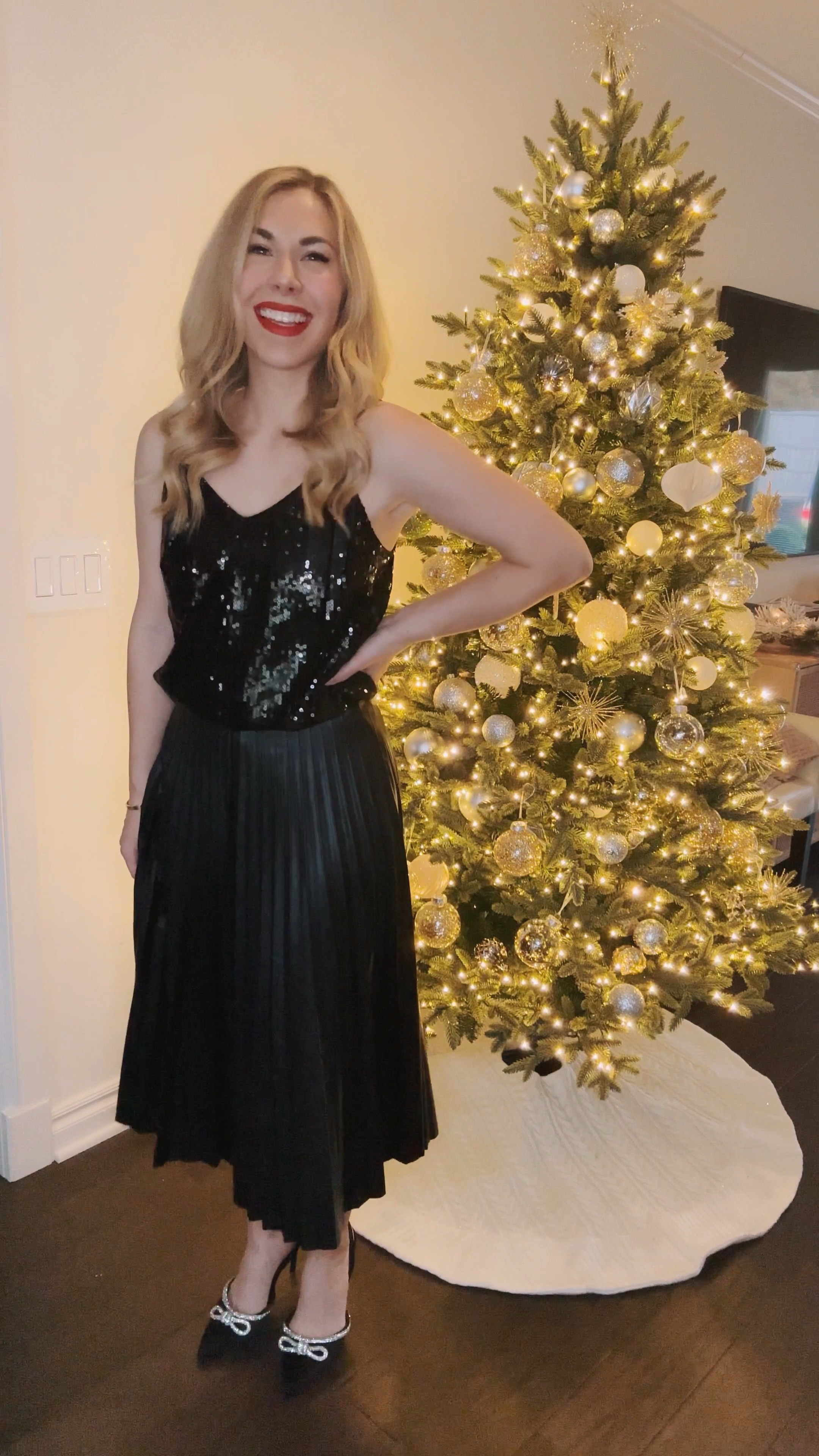 Sequin top
Pleated skirt 
Walmart fashion 
#walmartfashion
#ad

#LTKHoliday #LTKunder100 #LTKSeasonal