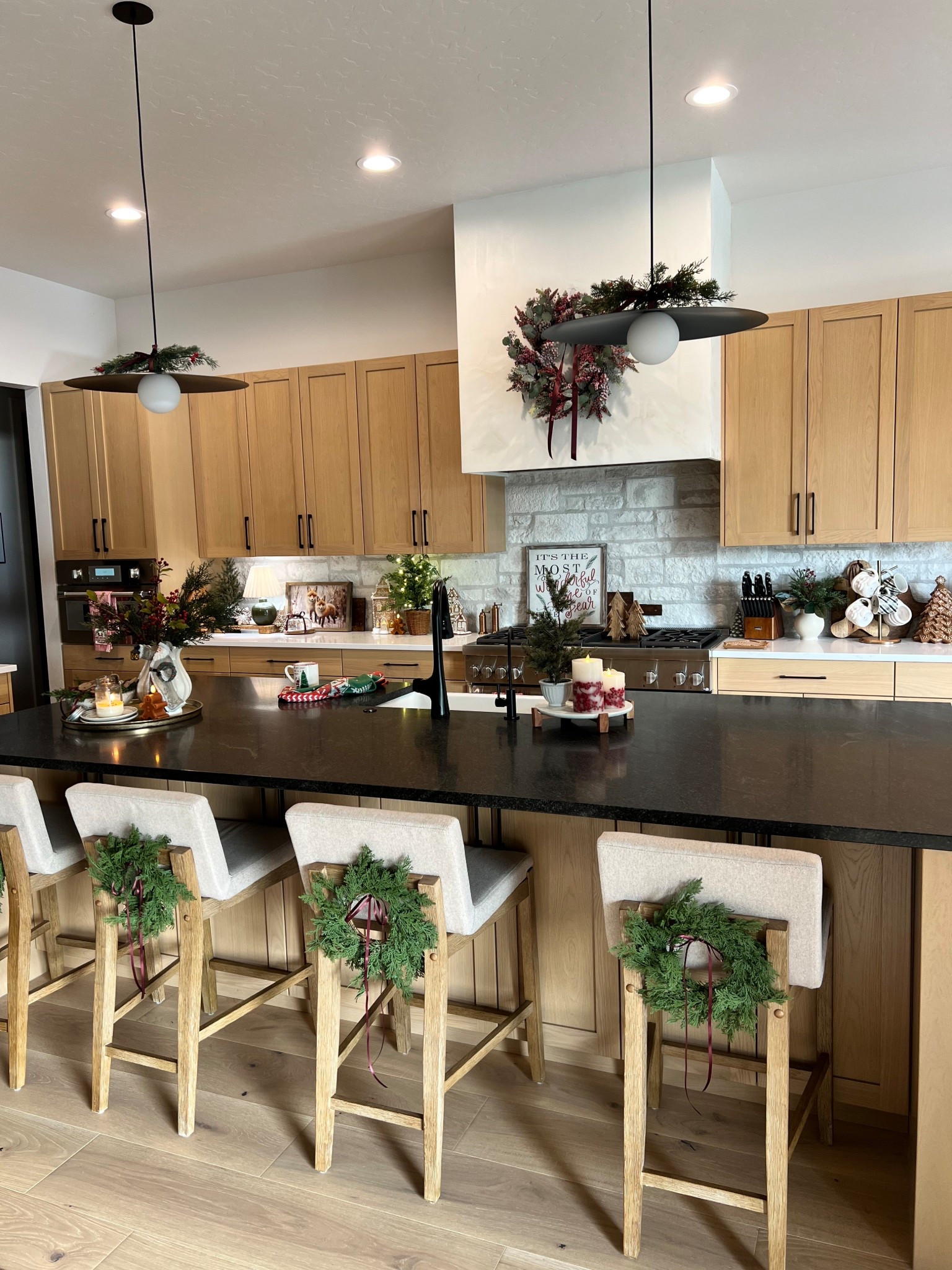 Kitchen Christmas

#LTKHome #LTKHoliday #LTKSeasonal