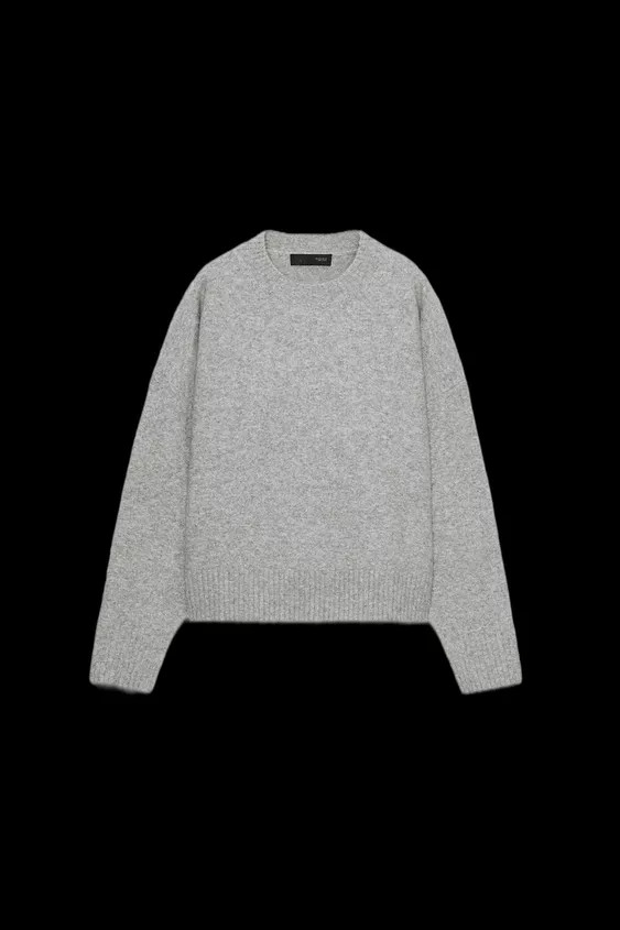 Round neck long sleeve sweater. Ribbed trim. | Zara US