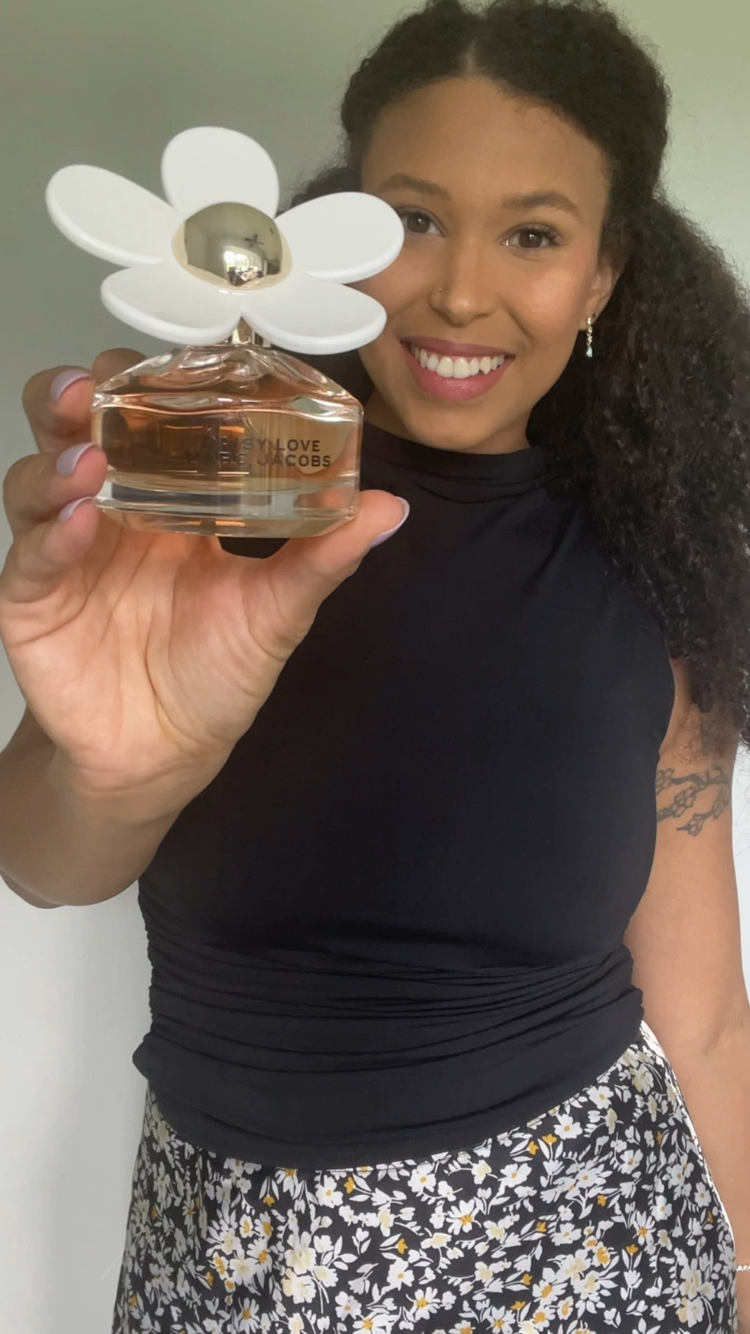 Daisy Love by Marc Jacob’s Fragrances is giving cozy, flirty, signature scent energy ✨
My Daisy pick was easy... which one is yours?
#mjdaisy #pickyourdaisy #gifted #perfumetok