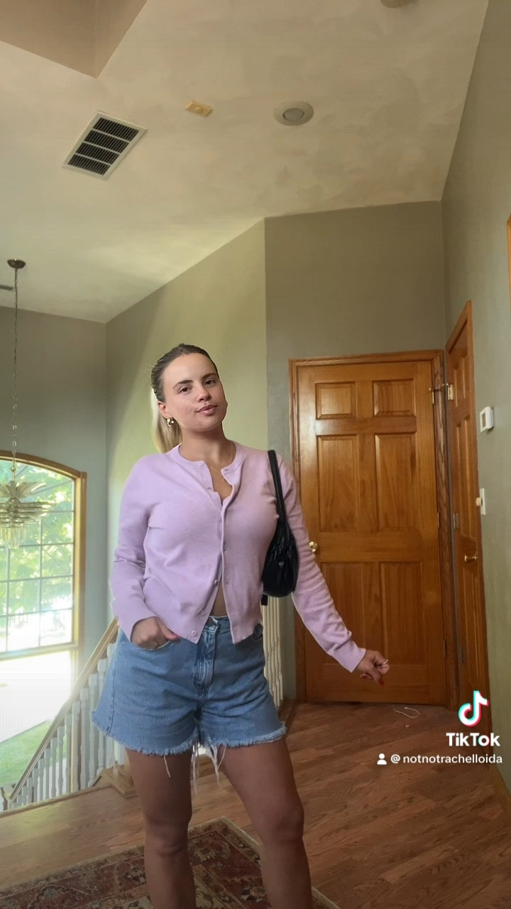  A cute casual Sunday outfit 

#LTKFindsUnder100 #LTKVideo #LTKFindsUnder50