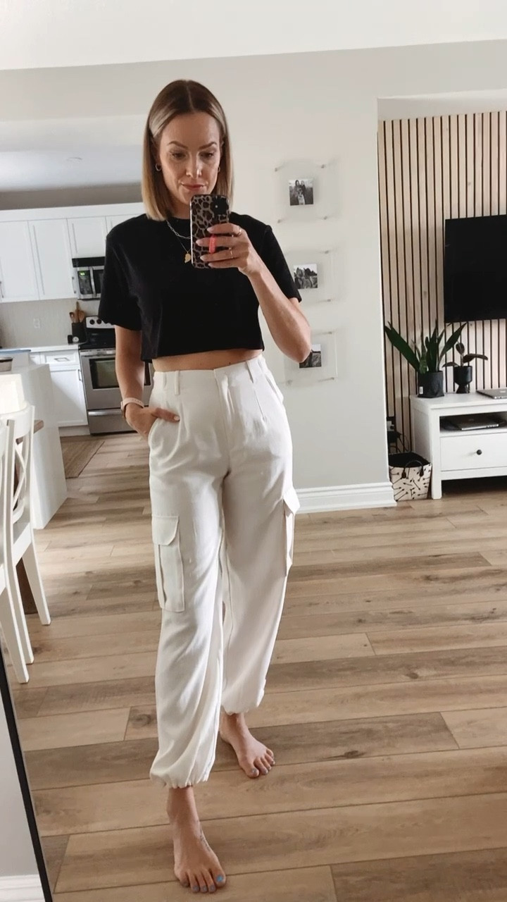 Cargo joggers 🖤

#LTKFind #LTKstyletip