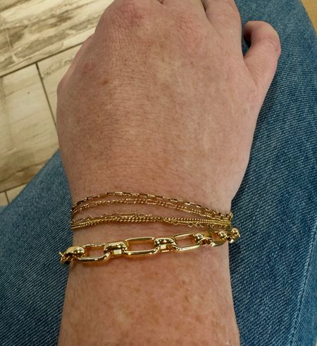 Love the thickness of the links! Adds a great balance to my smaller permanent bracelets 

#LTKbeauty #LTKfindsunder100 #LTKstyletip