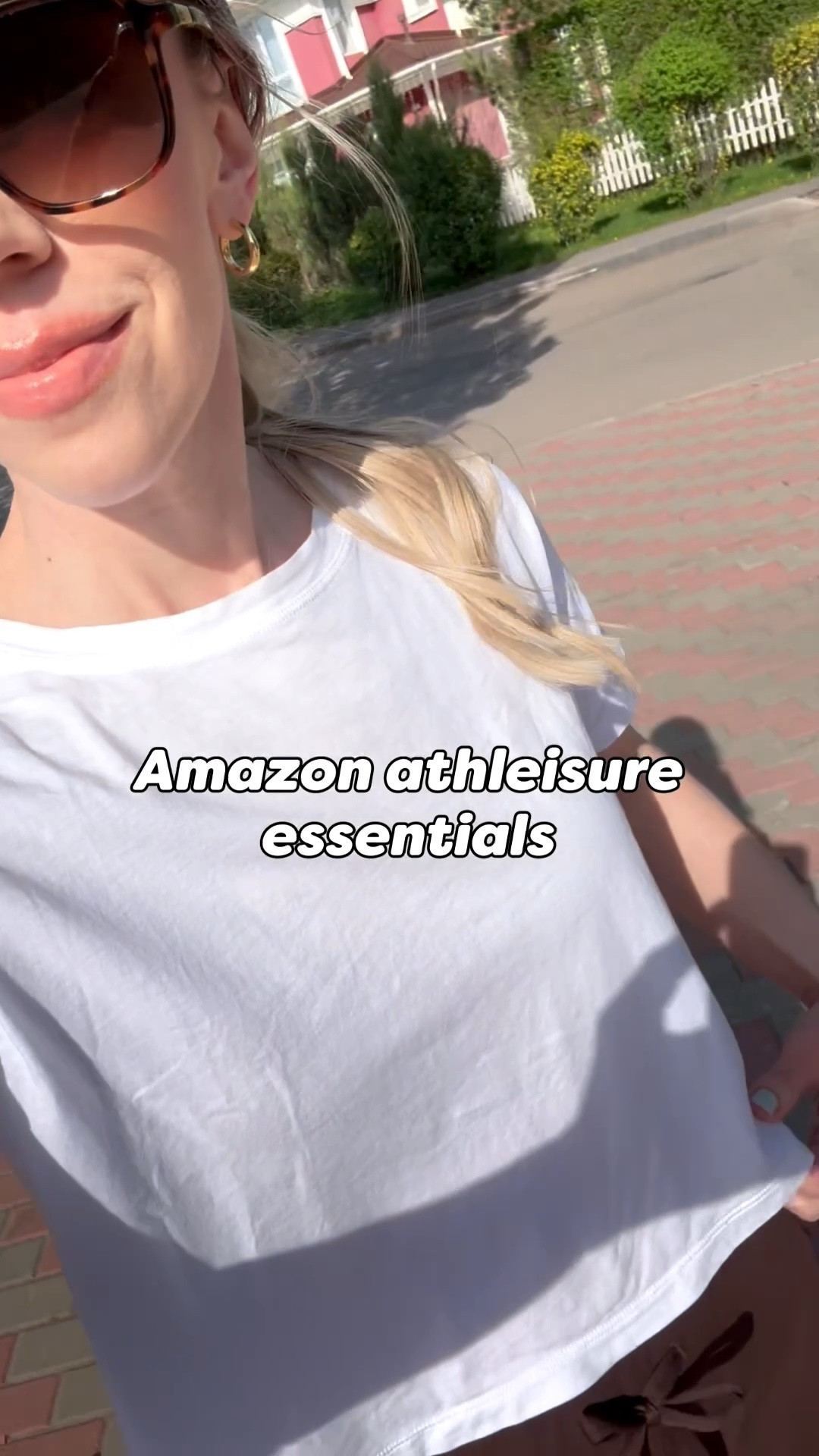 Amazon athleisure, cropped workout tee, casual mom outfit

#LTKmomlife #LTKdayinmylife #LTKActive