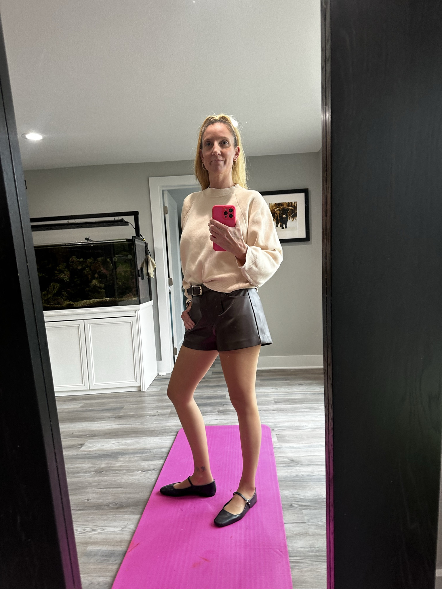 If you’re looking for a way to style your leather shorts for cooler weather, this is it! 🧶☕️ I love playing with proportions—an oversized sweater balances out the shorter hemline perfectly. I’ve finished the look with my go-to Mary Janes for a touch of classic charm. Everything is linked on my LTK page! 🛍️✨

Oversized tan sweater, camel knit pullover, faux leather shorts, brown leather shorts, wide brim felt hat, ivory fedora, Mary Jane flats, neutral fall outfit, transitional style, chunky knit sweater, winter shorts outfit, street style aesthetic, monochrome neutrals, textured fashion look, cozy chic, autumn layers

#LeatherShorts #OversizedSweater #FallStyle #NeutralOOTD #HatStyle #LTKstyletip #StreetStyleInspo #ChicFallFashion

#LTKOver40 #LTKTravel #LTKSeasonal