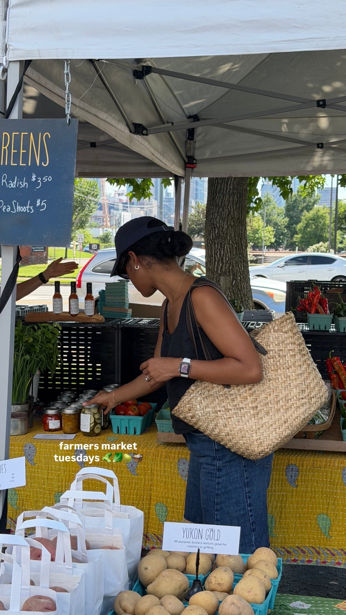 farmers market tuesdays 🥒🥬🍐🧺