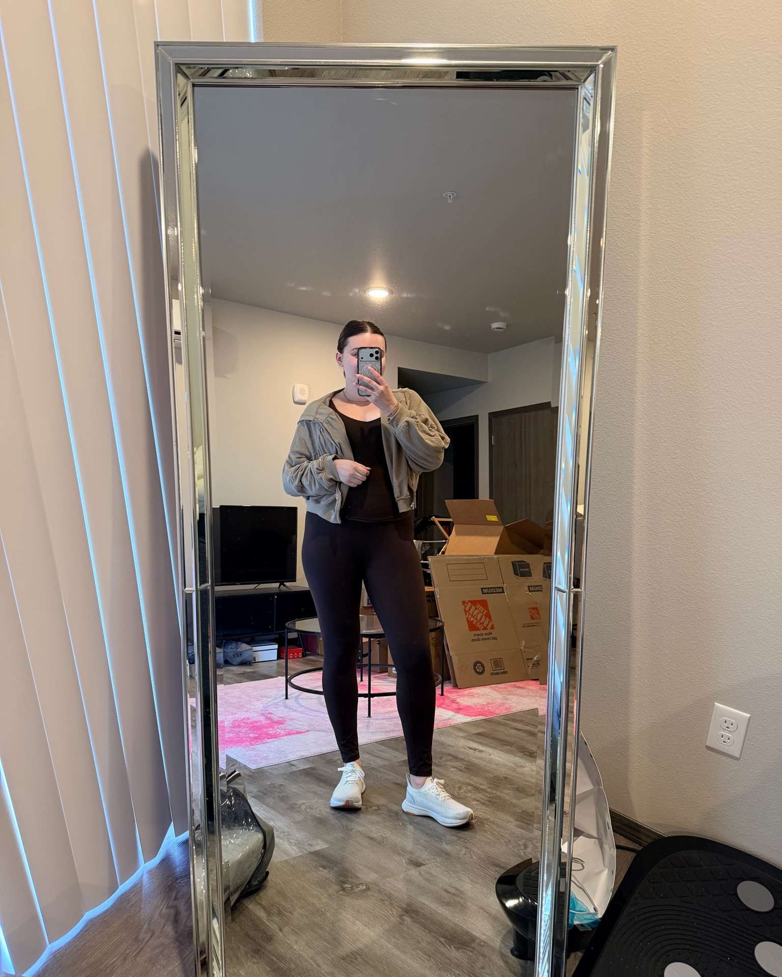 What I wore for my morning walk and wellness appointment! I told you I’m on my walk grind plus I love some recovery time in the sauna after 🤗

I’m wearing a L tank and leggings with a M jacket all from @Aerie as well as size 9 sneakers

#LTKootd #LTKfitnessgoals #LTKMidsize