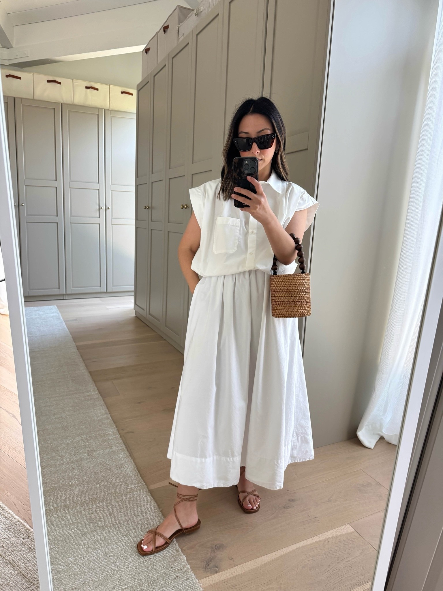 A summer wardrobe staple: white poplin midi skirt. This one from Aritzia is perfection!


Zara top small
Aritzia skirt xs
Margaux wrap sandals 35
J.crew bag
Celine sunglasses
Dorsey James necklace 15”
Electric Picks earrings

summer outfits, summer style, petite style

#LTKmomlife #LTKootd #LTKPetite