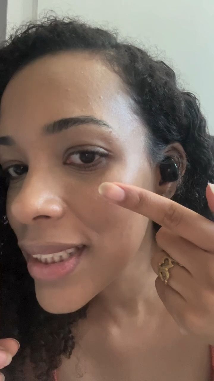 Gel glitter Cristal da  @naturabroficial que eu recebi na @uauboxbr 😍🥰 

Esse produto é para quem AMA. brilhar ✨💖

Assine agora a UAUBOX e garanta o seu auto cuidado em dia com produtos incríveis todos os mesmos na sua casa.

👉🏽 10% de desconto todo mês cupom 👉🏽 BENVINDO 

#cabelocacheado #voltaredonda #pirai #barramansa #dicasdebeleza #natura #uaubox @uau.team #pelesaudavel #pelelinda #maquiagem #maquiagemlovers #maquiagemx #glittermakeup #autocuidadofemenino #autocuidado