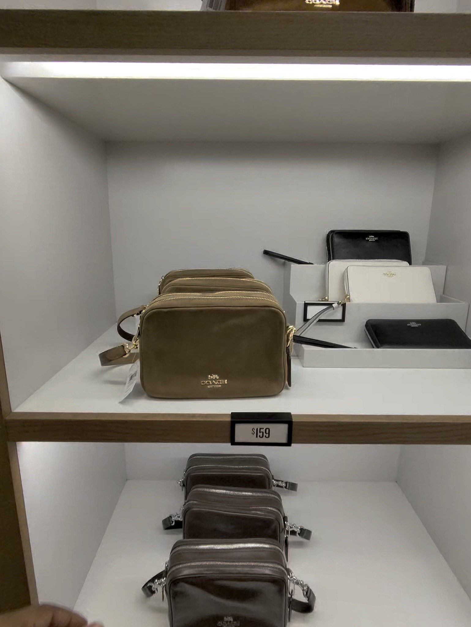 The newest bags are IN! 👜🔥 I’m seeing fresh colors, classic shapes, and plenty of styles that can easily become your new everyday favorite. This is one drop you’ll definitely want to browse. Tap to shop!

#newdrop #handbags #handbaglover #newarrivals #shoppingfinds
