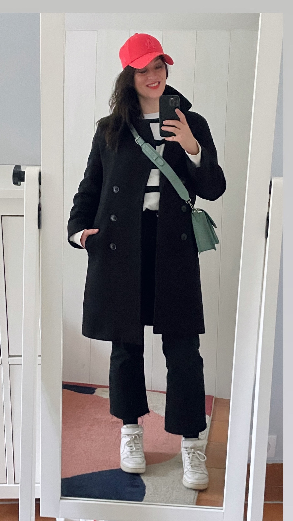 . Coral "LA Dodgers" basenall cap #newera
. Navy peacoat #pablo 
. Striped black and white sweatshirt #hm 
. Black flare crop "Sienna" jeans #mango 
. #nike Court Borough Mid 2 
. Mint green crossbody bag #hvisk
. "Defiant coral" semi-matte lipstick #esteelauder


#LTKautumn #LTKfrance #LTKmidsize