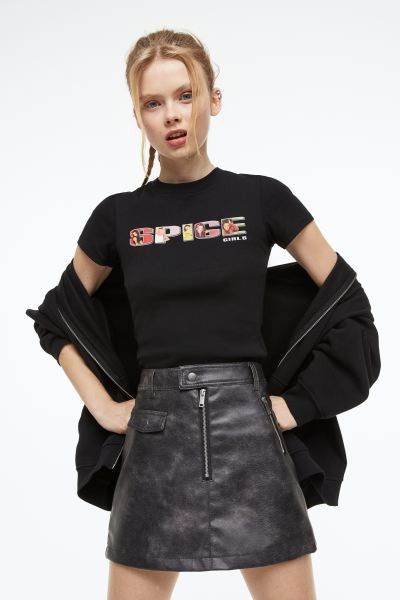 Printed T-shirt | Black Top Tops | HM top Outfit | Spring 2023 Outfits | Spring Fashion | H&M (US + CA)