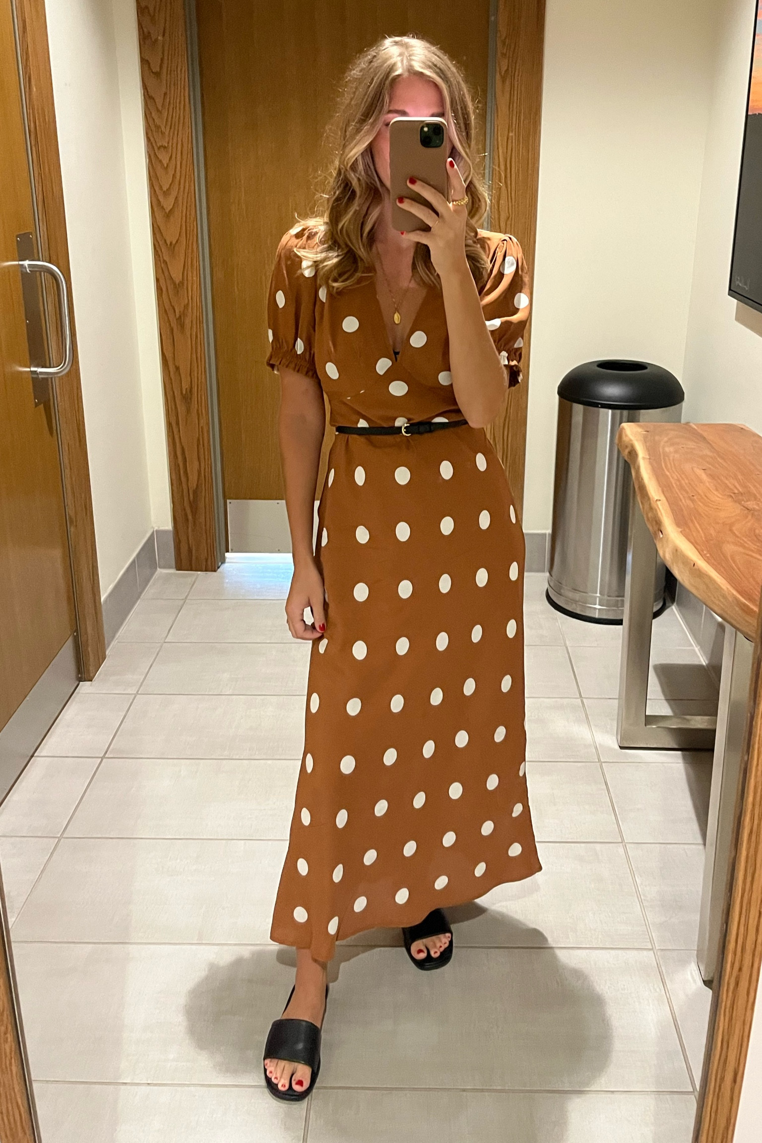 not typically into polka dots, but this dress is darling! i think it’s a great piece to add to a time capsule wardrobe too!

#LTKstyletip #LTKunder50 #LTKworkwear
