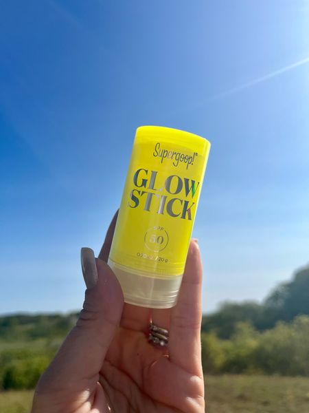 I always keep my sunscreen glow stick with me! Perfect for hair touch ups or a little extra sun protection when needed. 