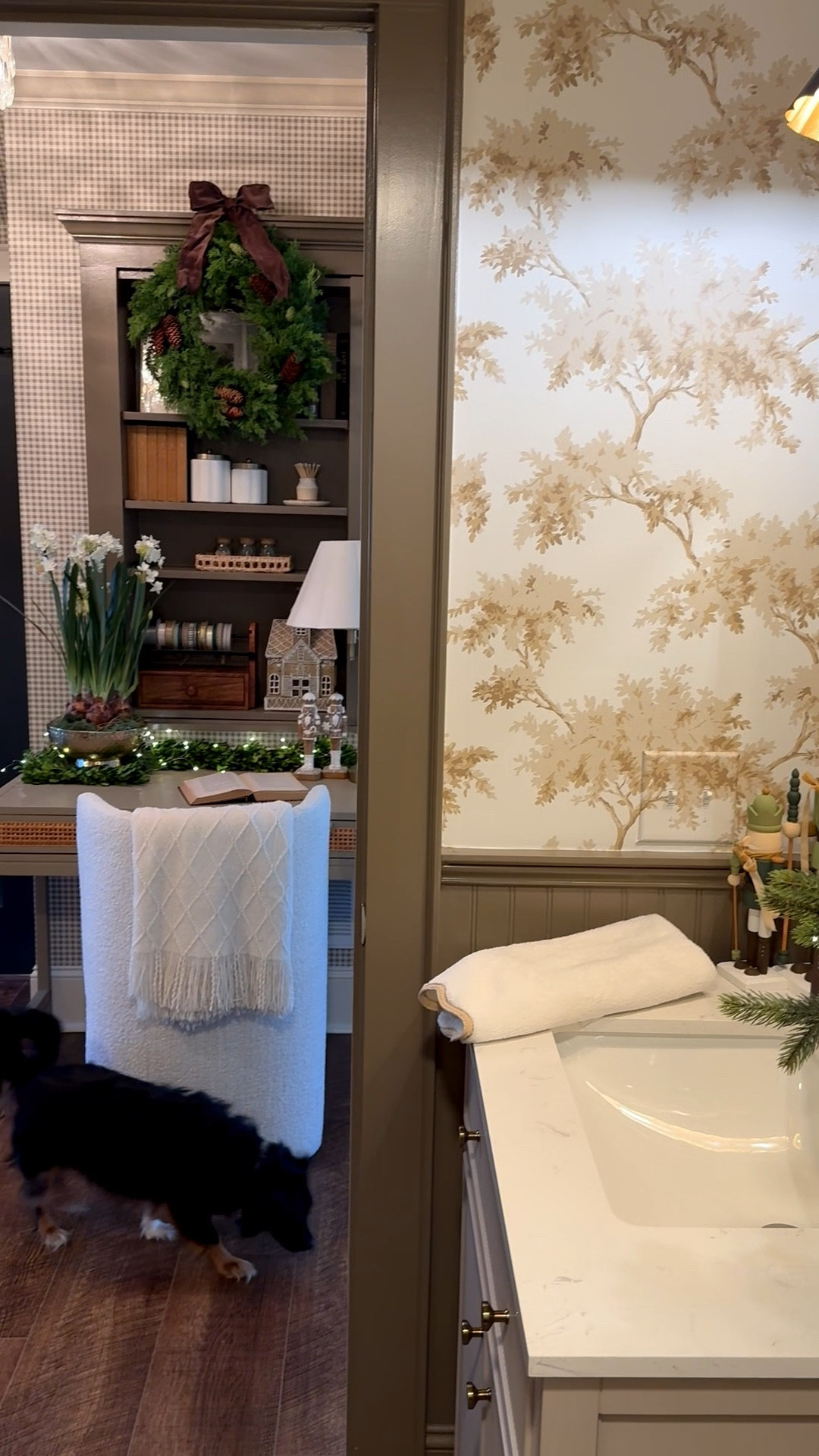 Full video of this little back hallway area...

#LTKHome #LTKHoliday #LTKSeasonal