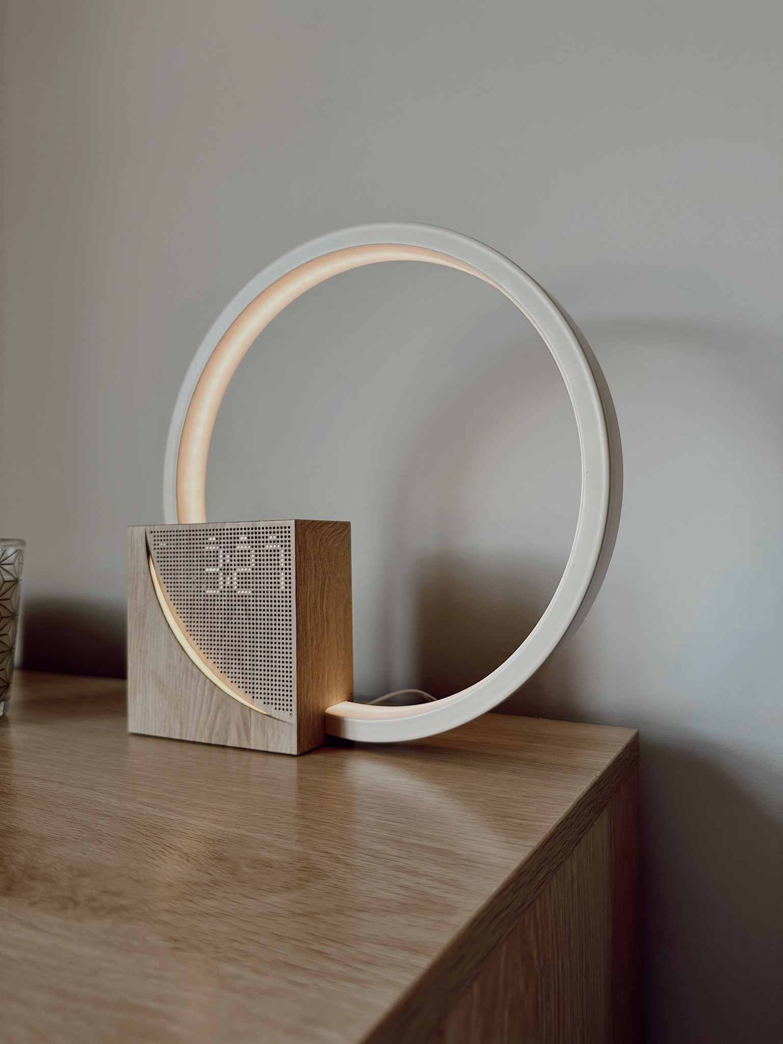 a moment for this sunrise alarm clock + white noise machine 😍🌞✨