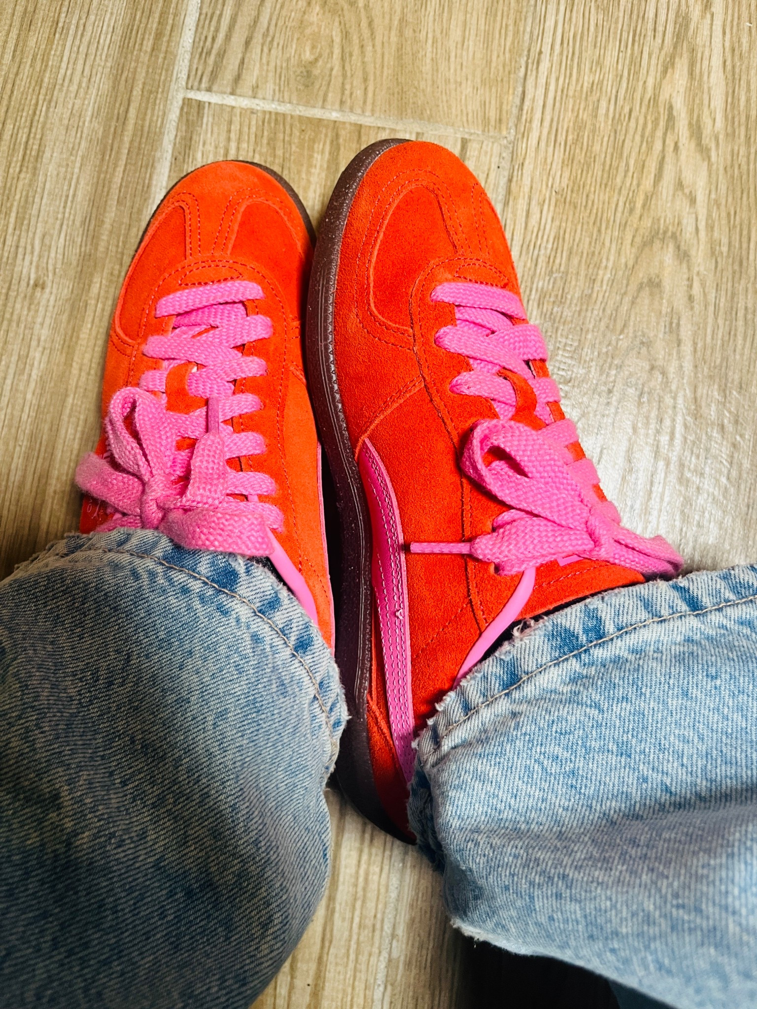 I love these sneakers. I already have them in silver and pink, but I think these red ones might be my favorites. They are Puma Palermo’s. I highly recommend they are so freaking comfortable.
Grab a pair and thank me later 

#LTKShoeCrush #LTKStyleTip #LTKOver40