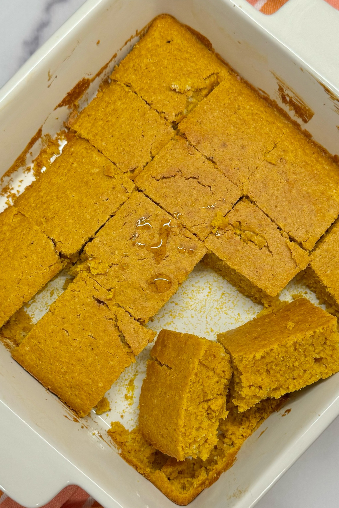 My cookbook is linked below - Check it out!  

Pumpkin Honey Cornbread 🧡
1 box (8.5 oz) Cornbread Mix
1/2 cup pumpkin puree
1 egg
1/3 cup milk
2 tbsp honey
OPTIONAL: 1/2 tsp pumpkin pie spice

Preheat oven 375°F (190°C). Combine all the ingredients. Pour batter into pan.
Bake 20-25 minutes.

Pan de Maíz con Miel y Calabaza 🧡
1 caja (8.5 oz) mezcla pan de maíz
1/2 taza puré calabaza
1 huevo
1/3 taza leche
2 cucharadas miel
OPCIONAL: 1/2 cucharadita de especias para pastel de calabaza

Precalienta el horno a 375°F y engrasa el molde. Mezcla todo en un tazón, revuelve y vierte en el molde.
Hornea 20-25 min.

#PumpkinRecipes
#FallBaking
#EasyRecipes
#Cornbread
#PumpkinSeason #LTKrecipes

#LTKKids #LTKSeasonal #LTKFamily