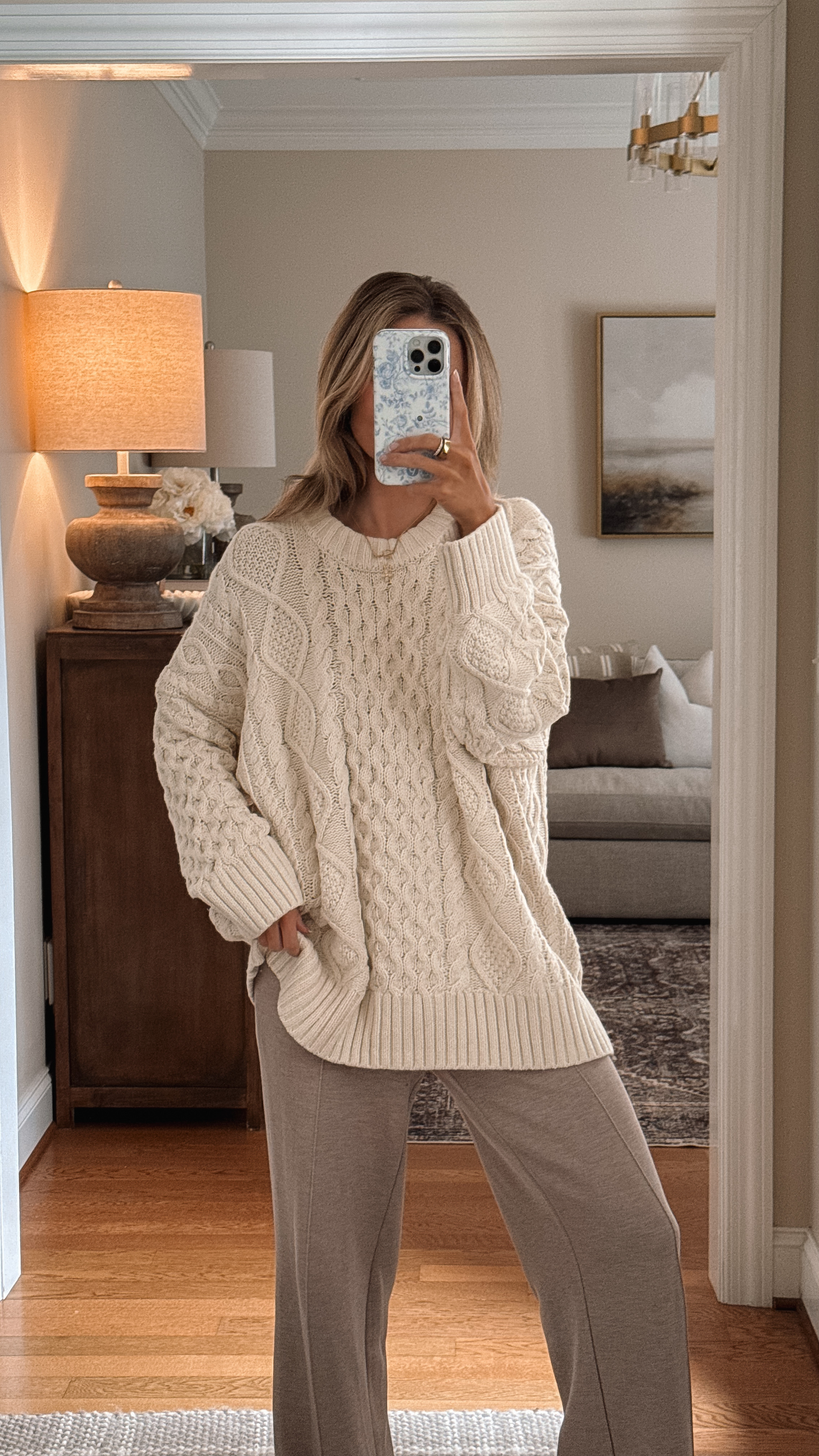 Cozy, comfortable & still put together! Love the new Kathleen Post + Abercrombie collection sweater paired with these Varley Pants! 

Linked it all for you to shop! ⭐️✨ 

 