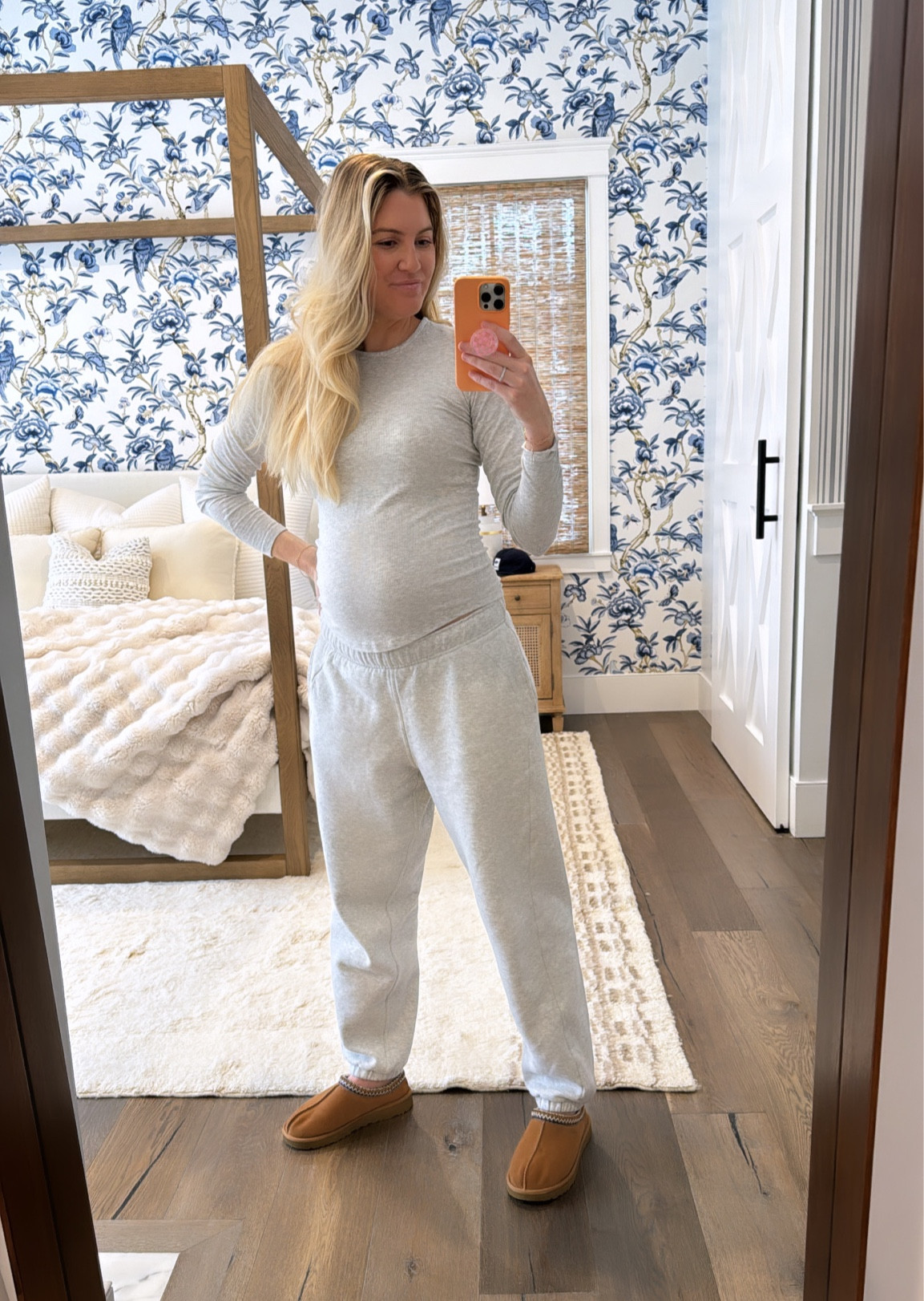 The actual most comfortable sweats and top. Living in these prego! 