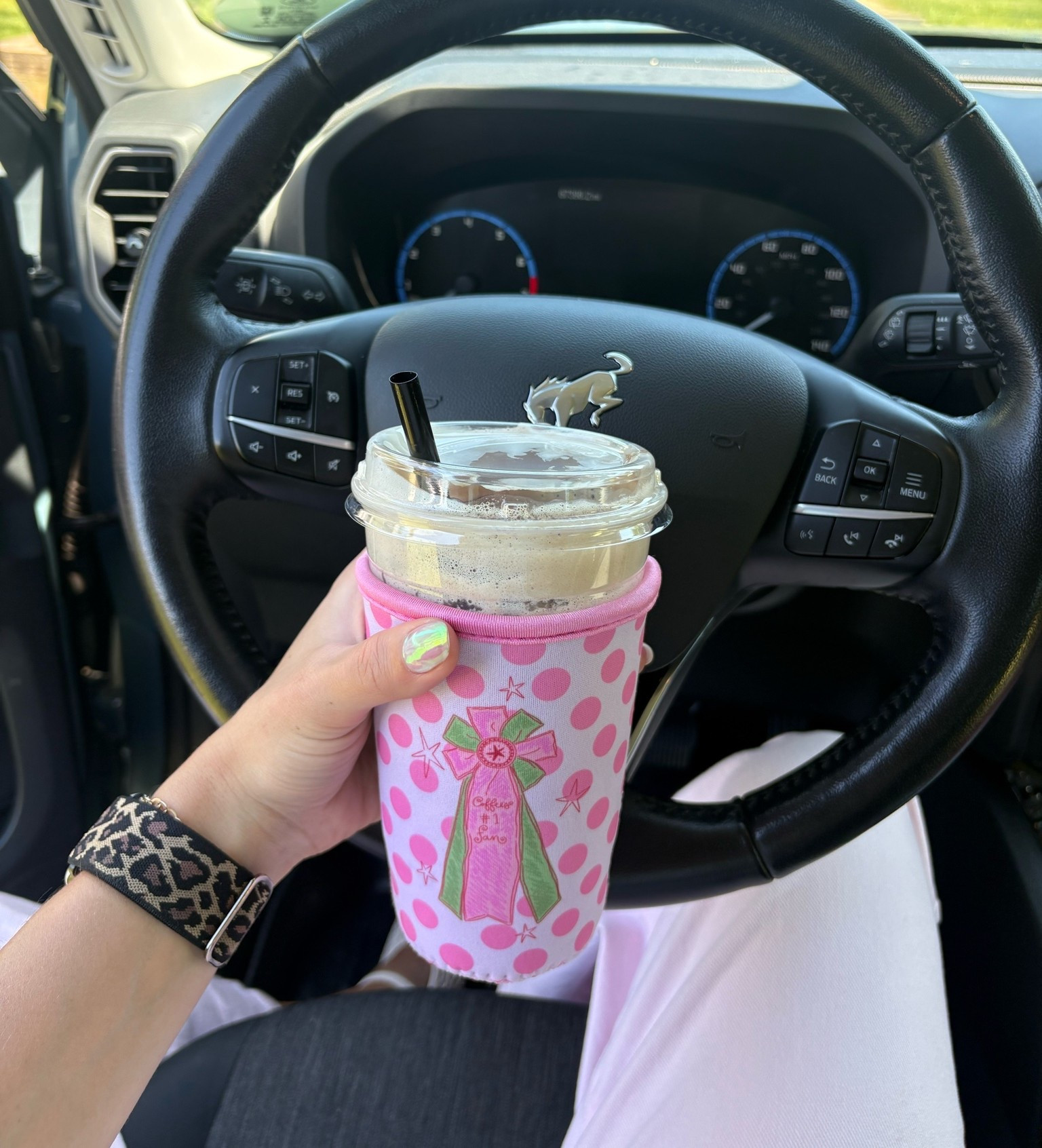 @allthingslillyann iced coffee coozie 🍥💓🧋can’t link hers but linked similar 🤭

#LTKFinds #CoffeeGirl #PinkAesthetic #IcedCoffee #LTKLifestyle #CuteFinds #SummerFavorites #GirlyStyle #DailyDetails