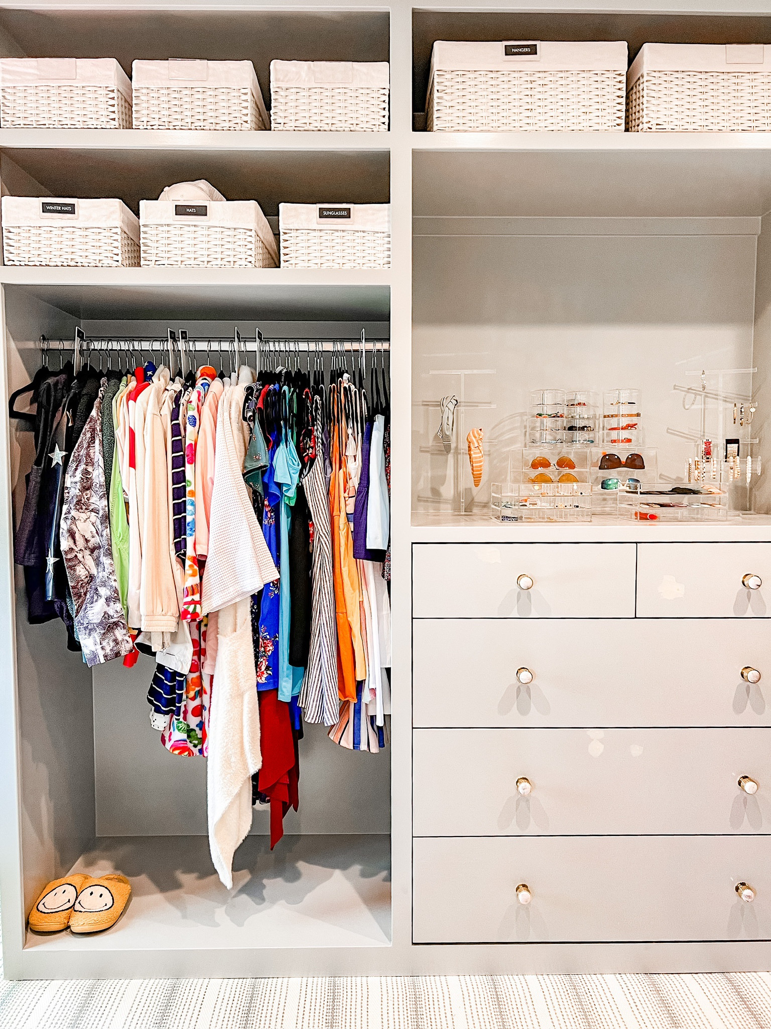 💖Tween or teen girls alike would love to get ready for school in this dreamy closet!💖

#LTKfamily #LTKkids #LTKBacktoSchool