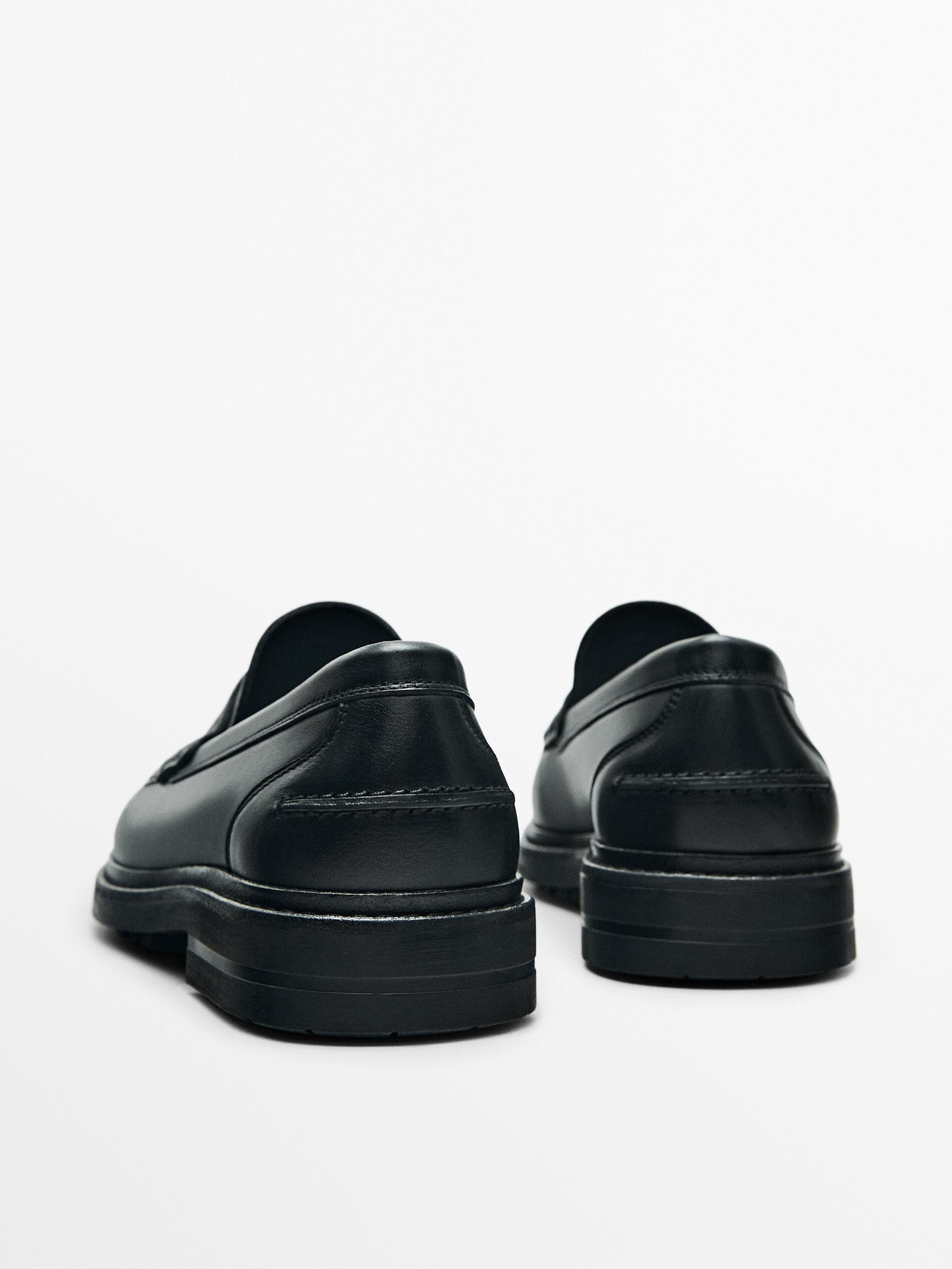 Schwarze Loafer aus Nappaleder | Massimo Dutti DE