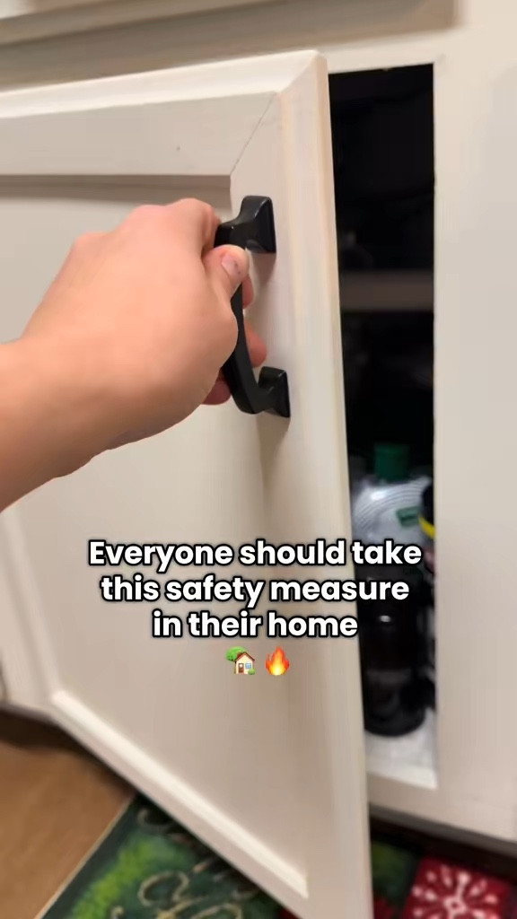 This fire blanket could save your life or your home. You NEVER KNOW when you might need it. #homesafety #fireblanket

#LTKWatchNow #LTKHome
