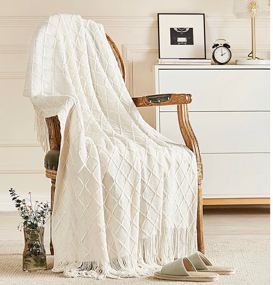 Throw blanket with tassel edges. Comes in various colors.

#LTKHome