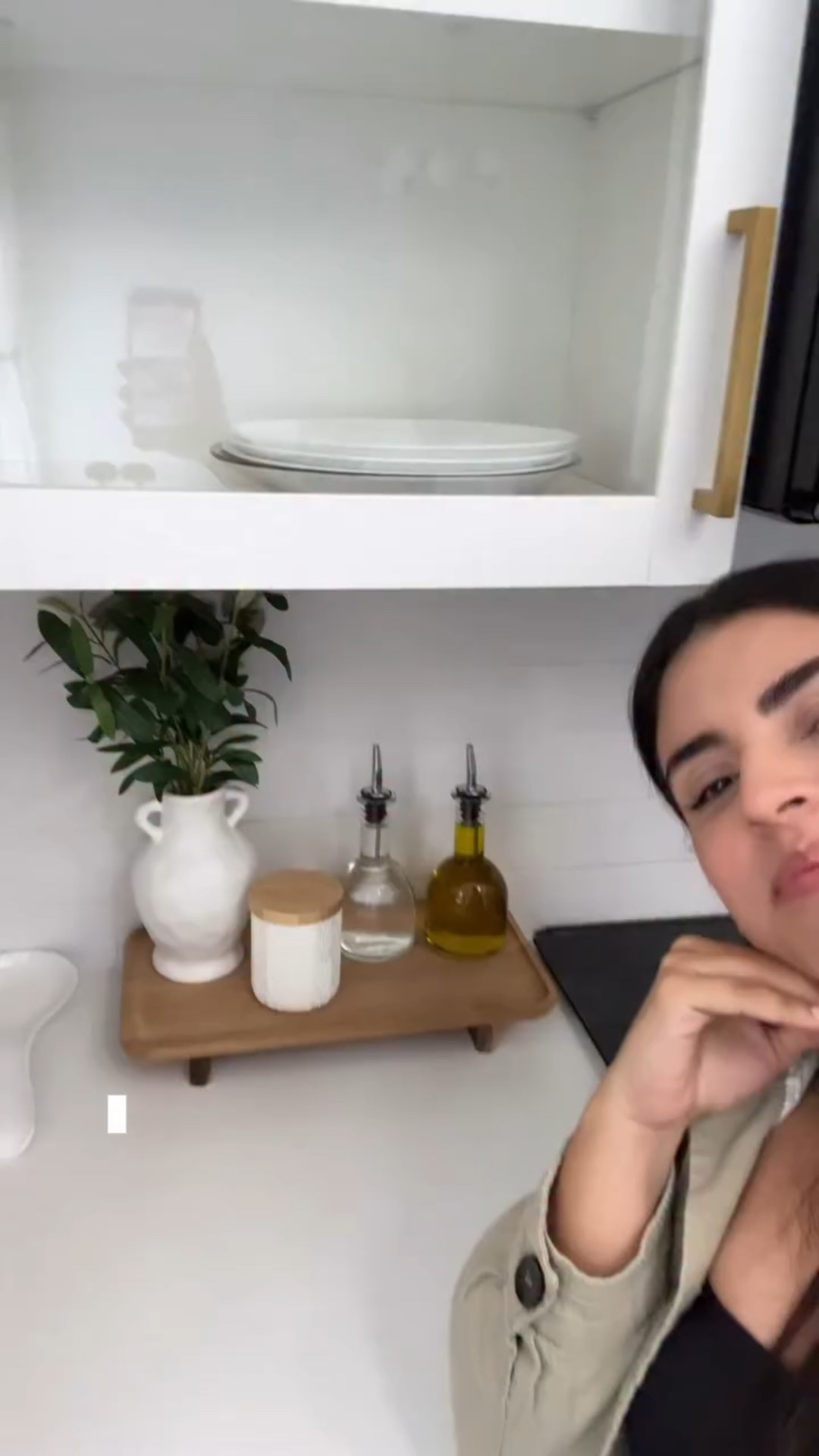 Comenta: cocina si deseas los links 🪴🫒👩‍🍳Un rinconcito Pinterest, me falta mucho por organizar en la cocina pero por ahora voy comprando lo que necesito, todavia no he comprado un salero y pimentero que me guste cuando lo compre actualizo, mientras tanto si desean link dejenme saber en los comentarios 🩷✨🤩

#pinterest #homeorganizationtips #home #kitchensofinsta #cocinaencasa #decoración 
…

#maternidadconhumor #maternidadreal #maternidadconsciente #maternidadsinfiltros #memesdemamas #humorparamamás #humordemadres #comunidaddemamas #reels #humor #humordemadres #gabycastellarr #humorparamamás#mamasdeinstagram #maternidadreal #reels #humor #humordemadres #humorparamamás#mamasdeinstagram #maternidadreal #momblogger #mommyblogger #miamiblogger #miamibloggers #bestblogger #miamimomblogger