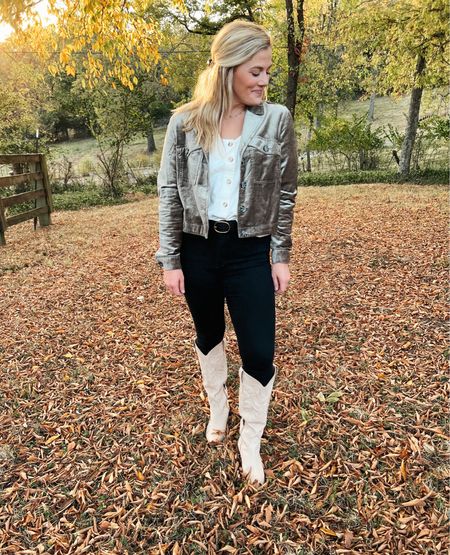 Fall is for boots and blazers!✨


#LTKSeasonal #LTKfit