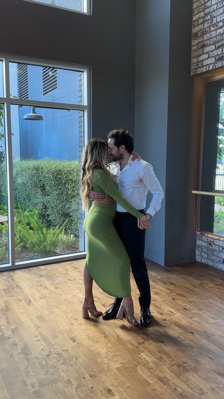 Obsessed with this green stretchy little number🙌 Even though I’m 3 weeks postpartum in this video it felt so comfy and fit just right

Follow our Weddingdance  on Insta! @weddindance.school
#comfy #cozy #dance #weddingdance 

#LTKbump #LTKFind #LTKunder100