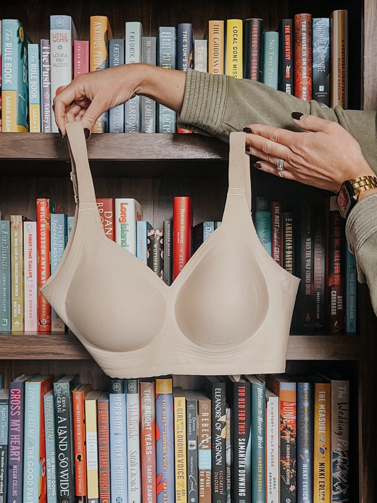 Lift. Smooth. Support. Comfort.
Four reasons this full-coverage bra earned a permanent spot in my drawer. @letsjoli_official