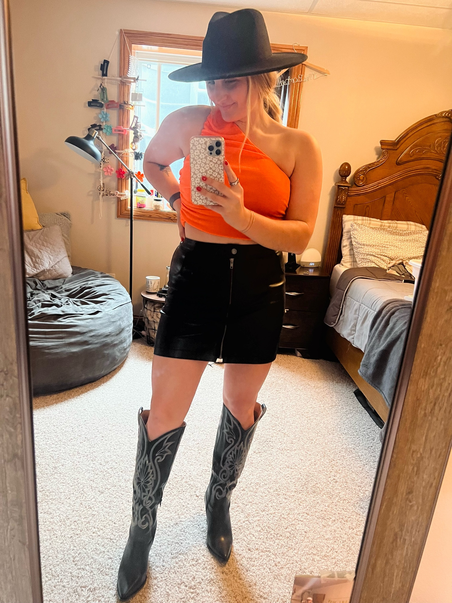 One of my fav concert fits to date! So cute and bright! 🧡

Concert fits/ country concert/ western/ summer outfits 


#LTKFindsUnder50 #LTKSeasonal #LTKStyleTip
