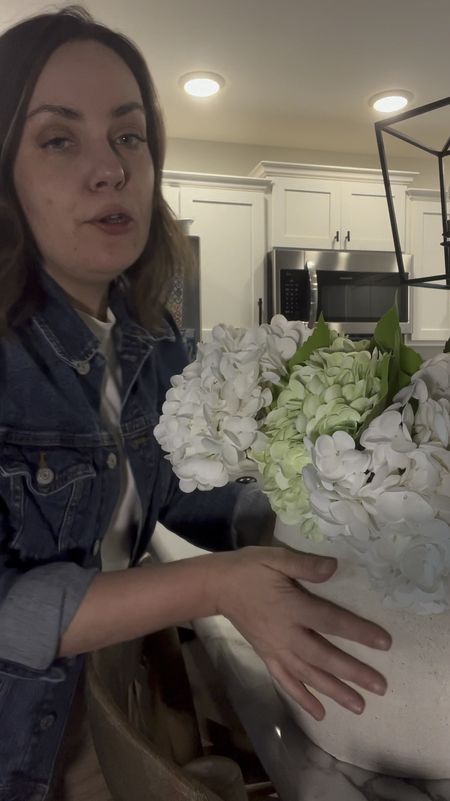 The prettiest faux hydrangeas from amazon, they are silk and so full, ordered a pack of white and green, loving the colors of them. Perfect spring home decor. 




Lounge set 
Sprint  fashion 
Spring outfit 
Vacation outfits 
Travel outfits 
Valentine’s Day 
Work outfit 
Resort wear 
Bedding 

#LTKhome #LTKSeasonal #LTKVideo