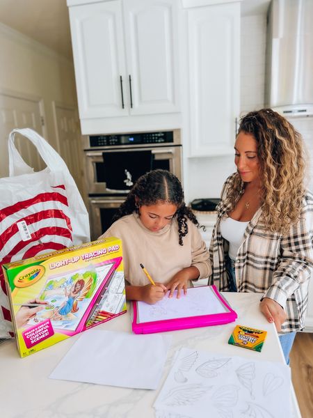  #AD The @Crayola Light Up Tracing Pad found at @Target, is an innovative && educational tool designed to ignite the creativity of children. The combination of artistic exploration and entertainment makes the Crayola Light Up Tracing Pad an exceptional gift for kids, offering both fun and skill development in one package.

#LTKGiftGuide #LTKkids #LTKHoliday