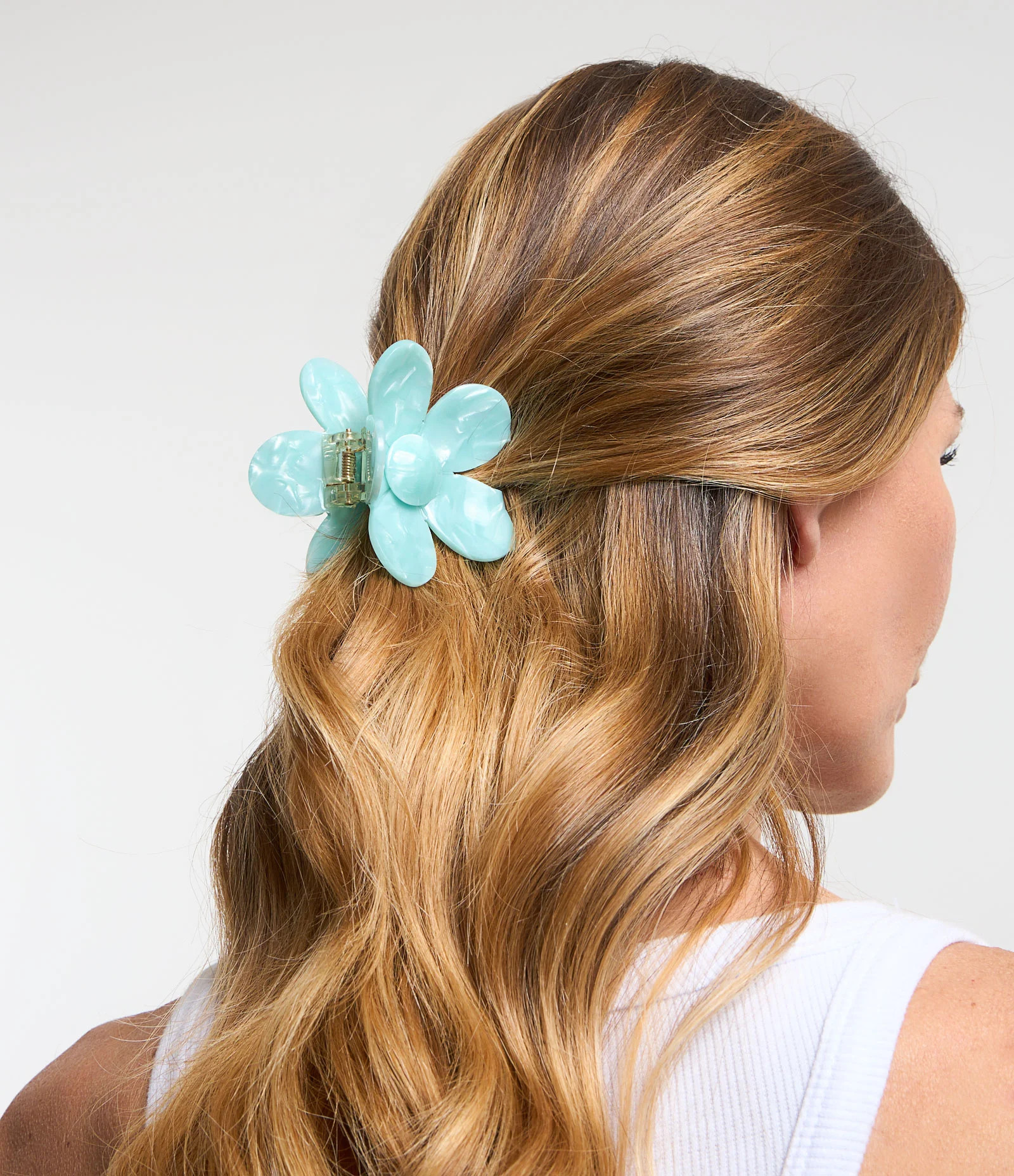 Piranha de Cabelo Grande com Formato de Flor Verde | Renner (BR)