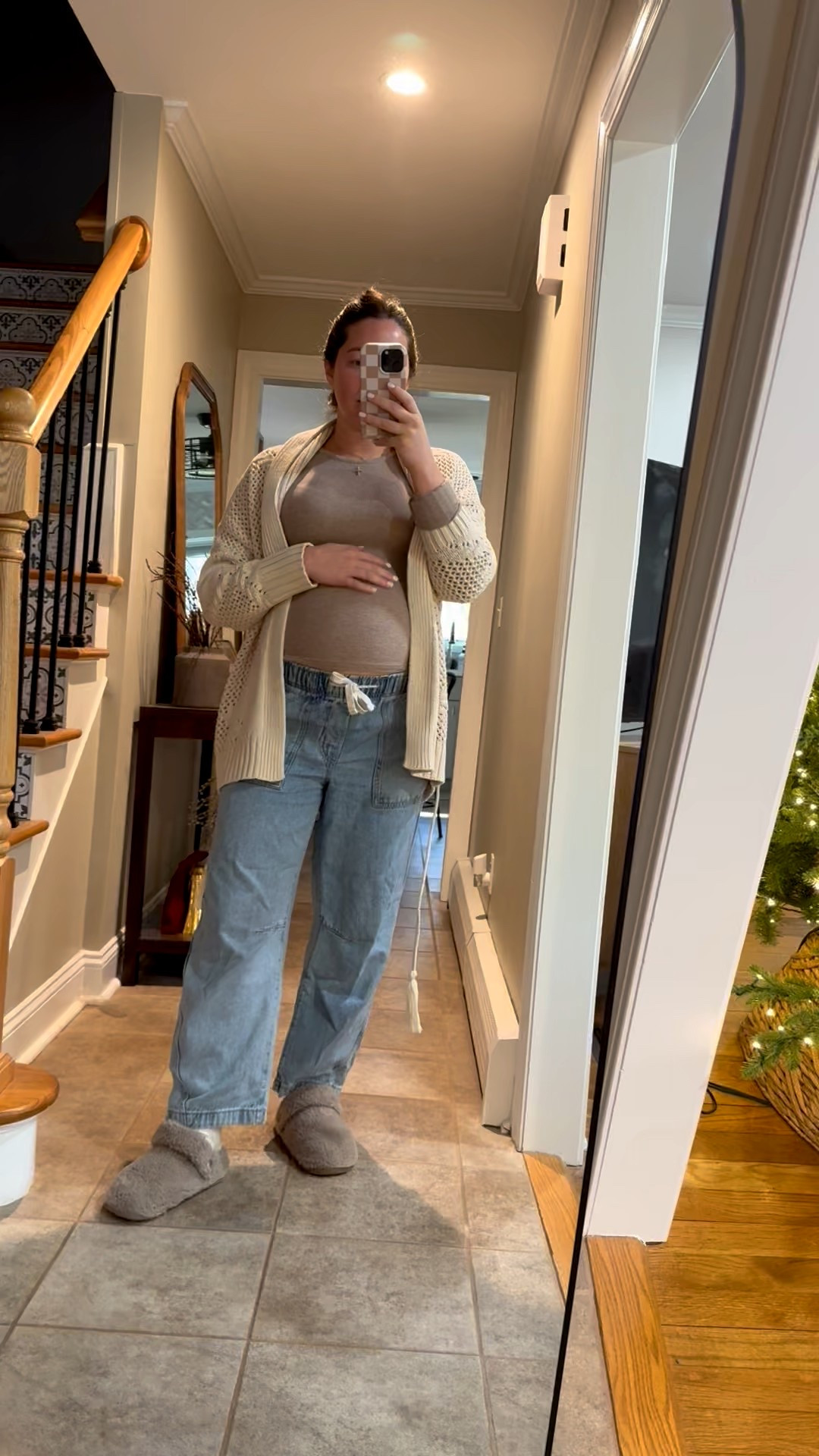 Today’s outfit!
Size small in pants
Size small in cardigan 
Size medium in long sleeve (use code LAUREN10) 


#LTKFindsUnder50 #LTKBump #LTKSaleAlert